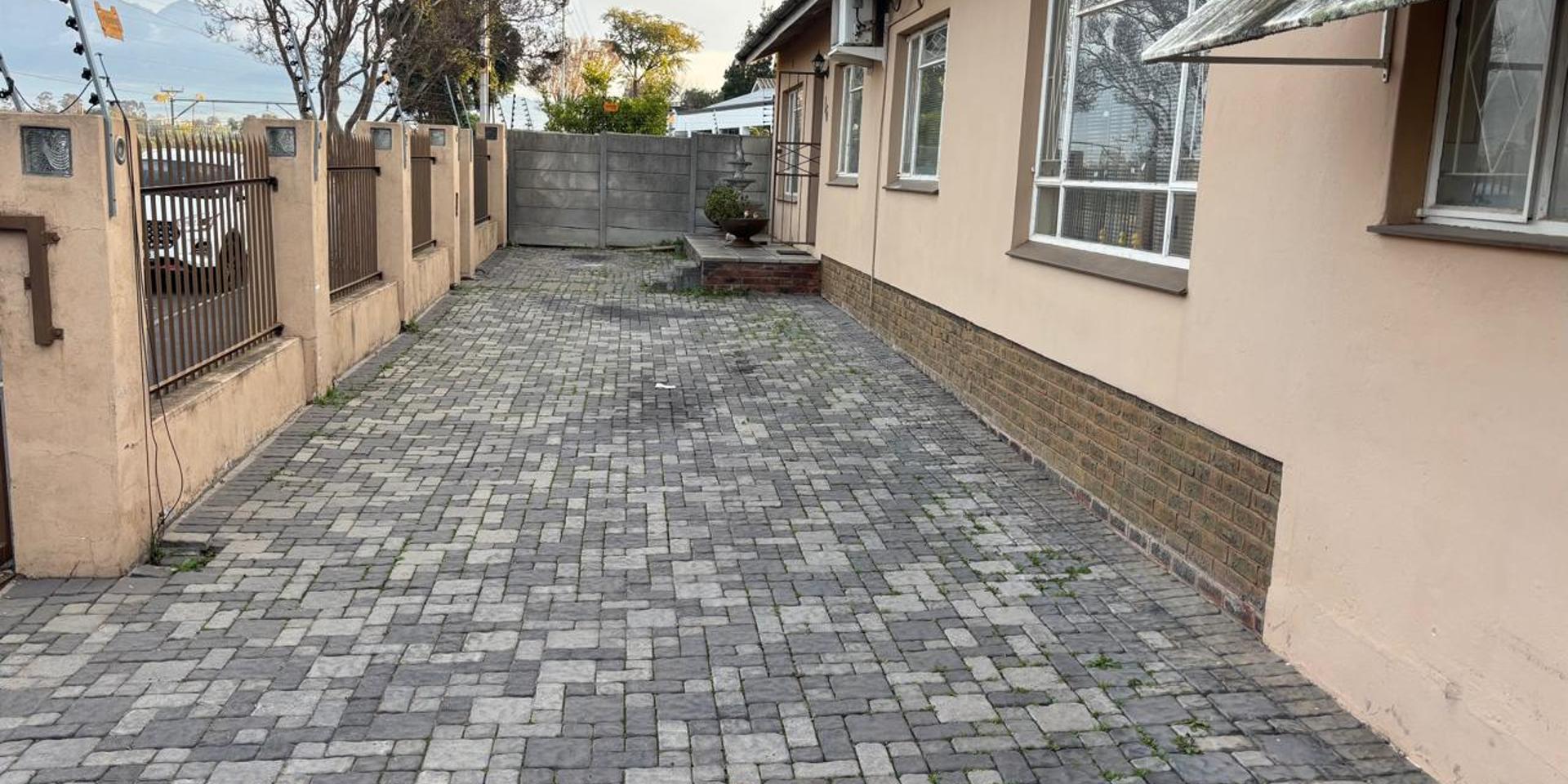 Image 2 of 6