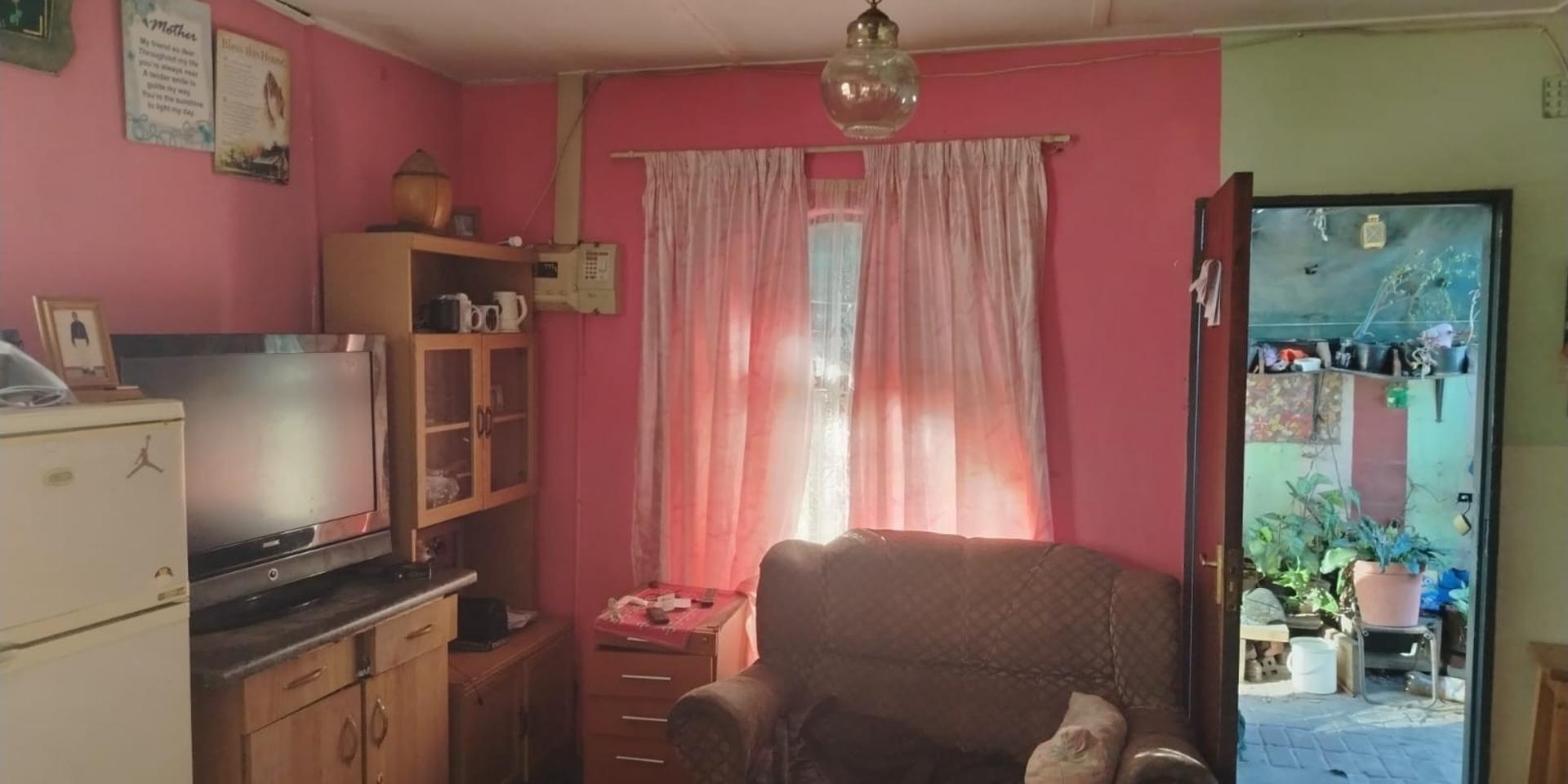 Image 2 of 6