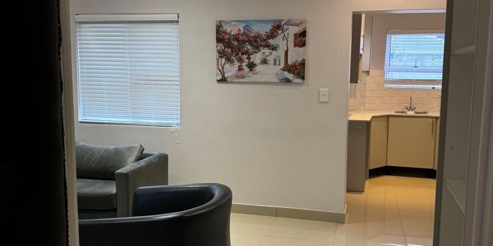 Image 4 of 6