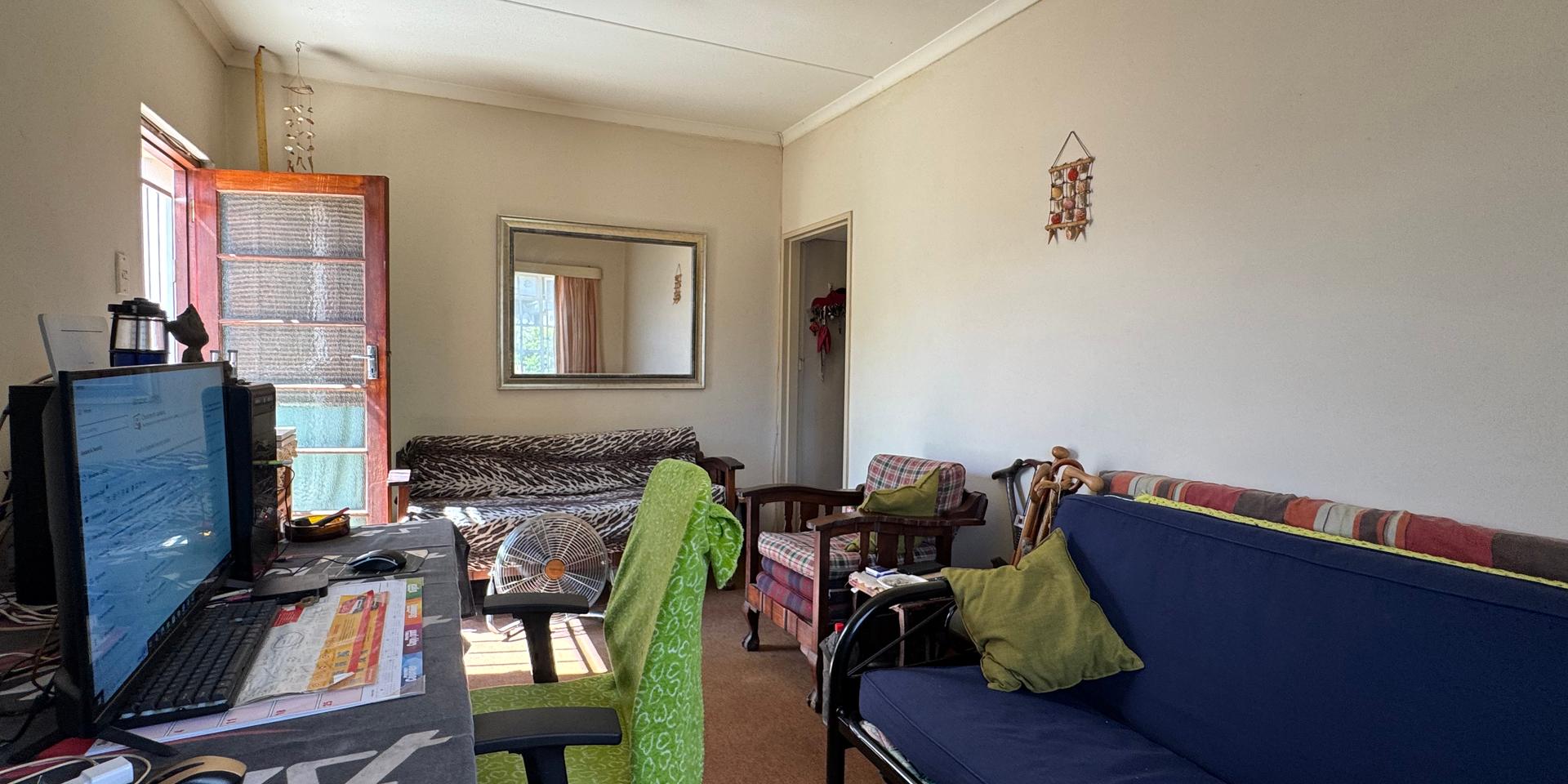 Image 4 of 6