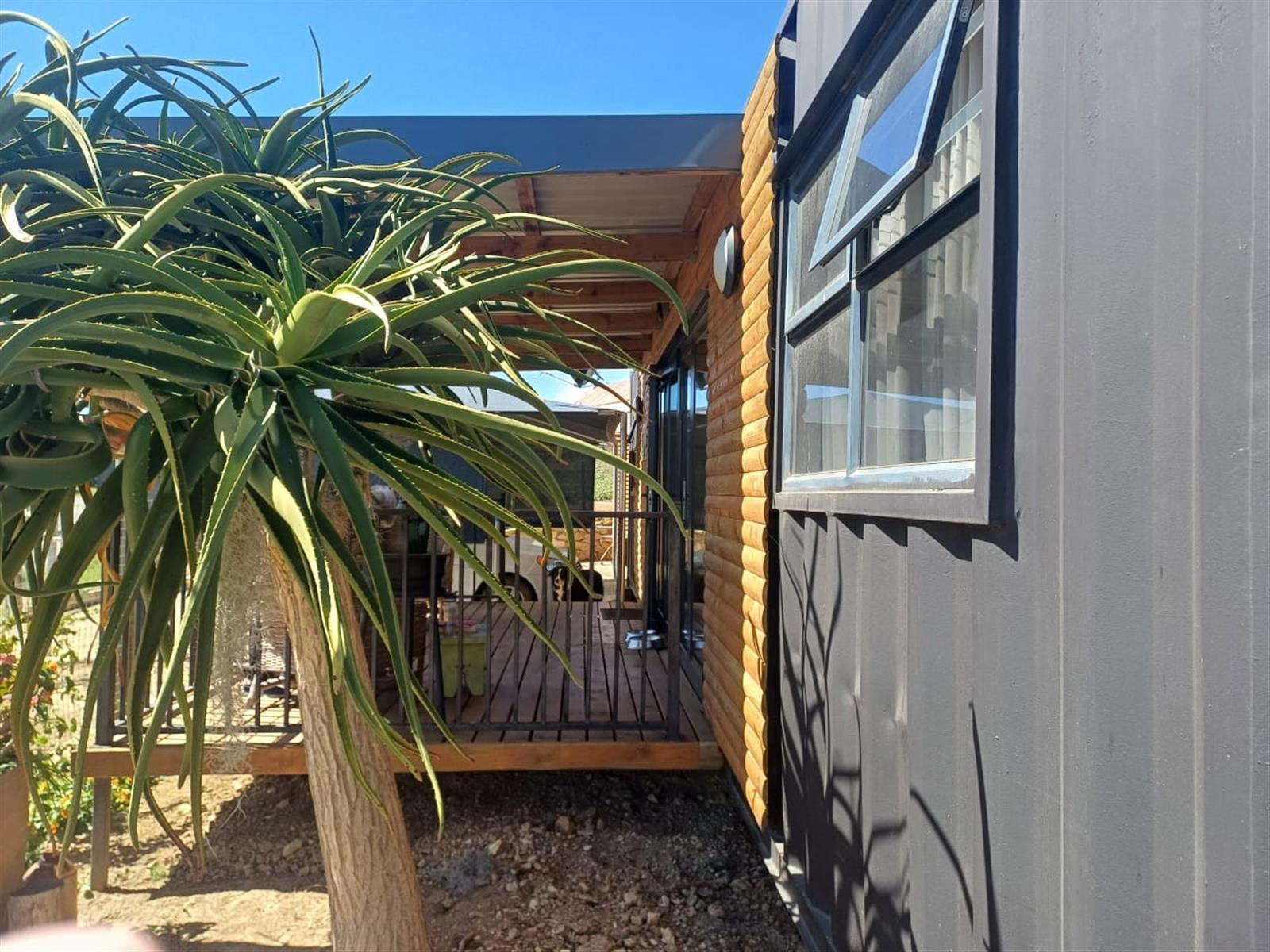 Image 2 of 6