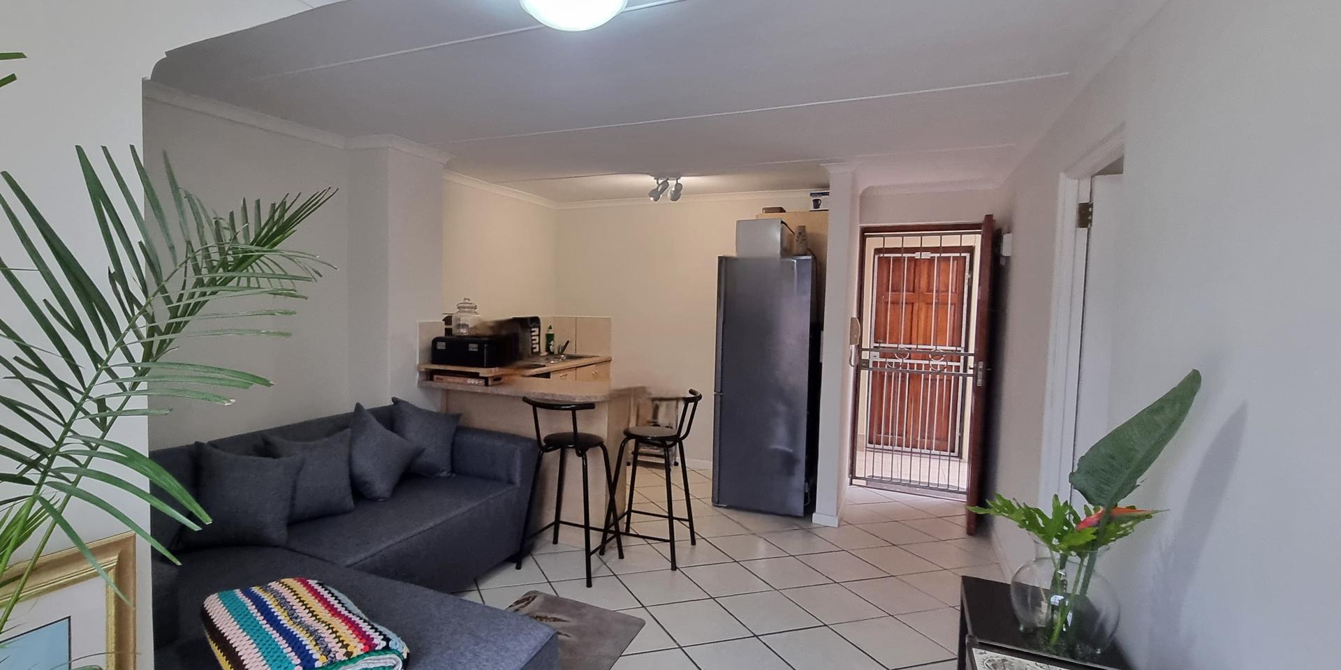Image 2 of 6