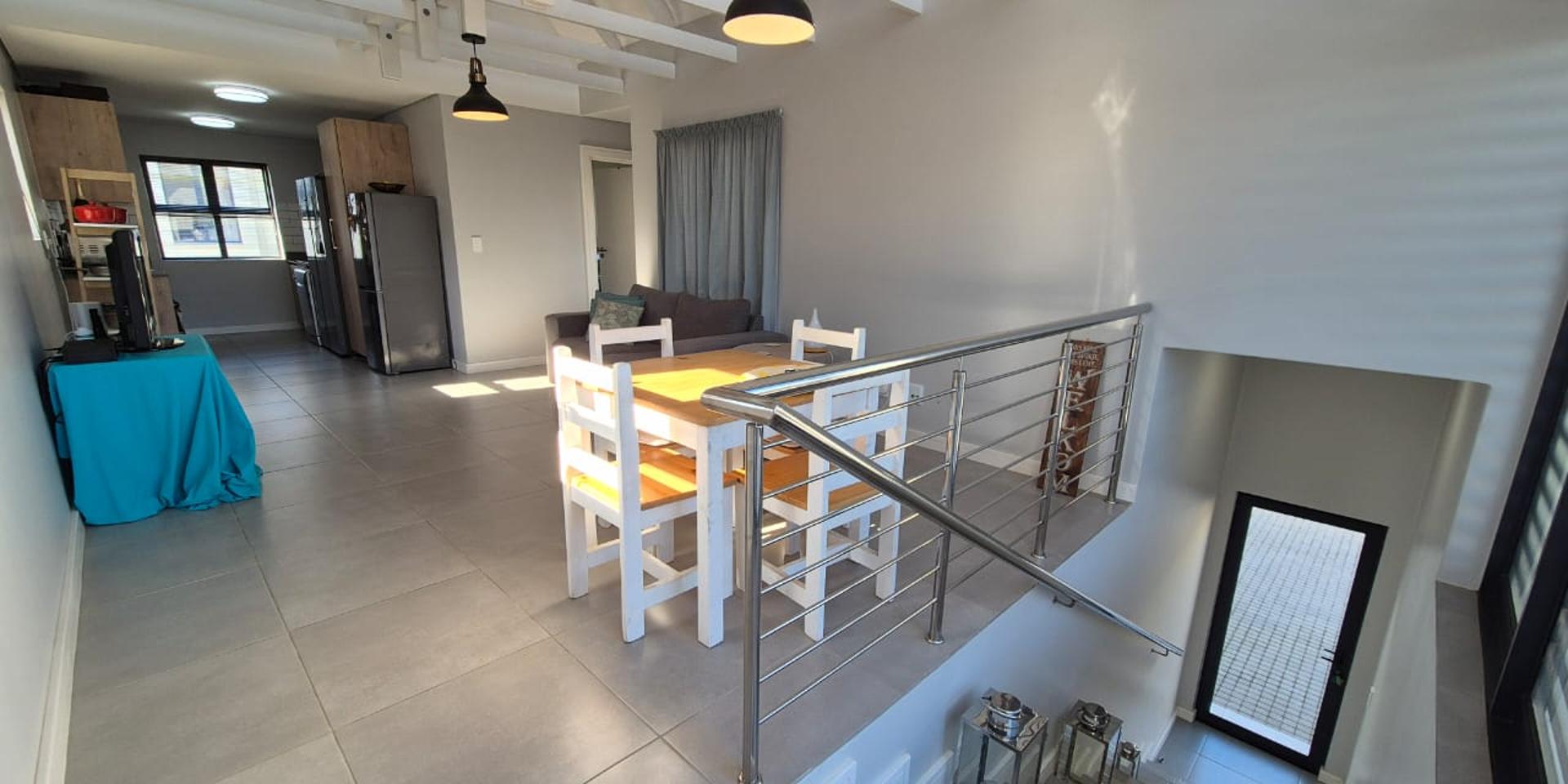 Image 4 of 6