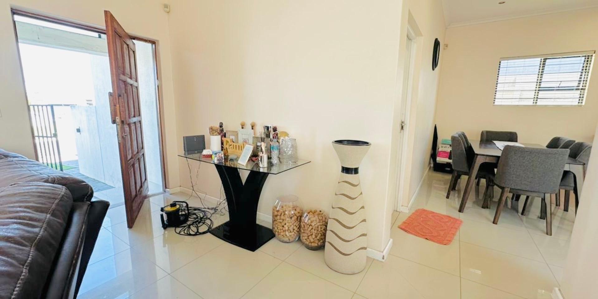 Image 4 of 6