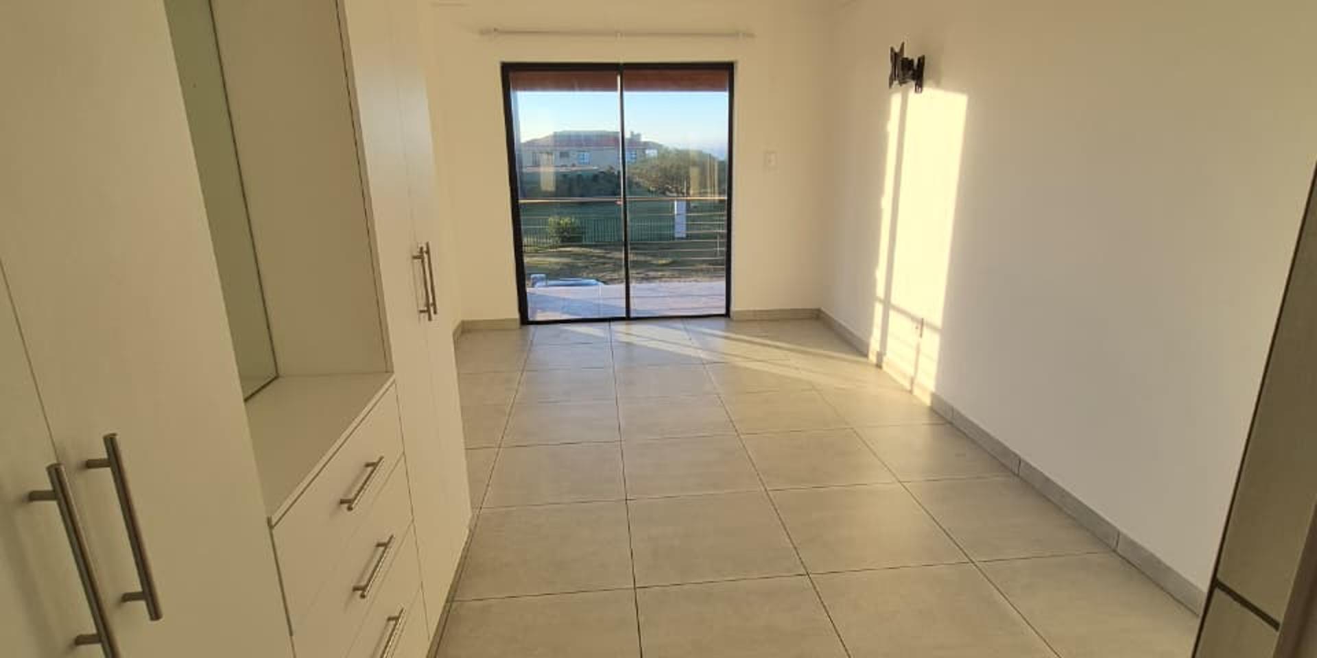 Image 4 of 6