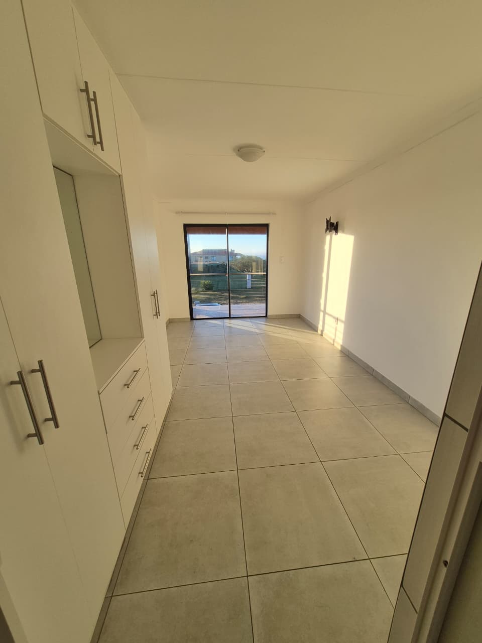 Image 4 of 6