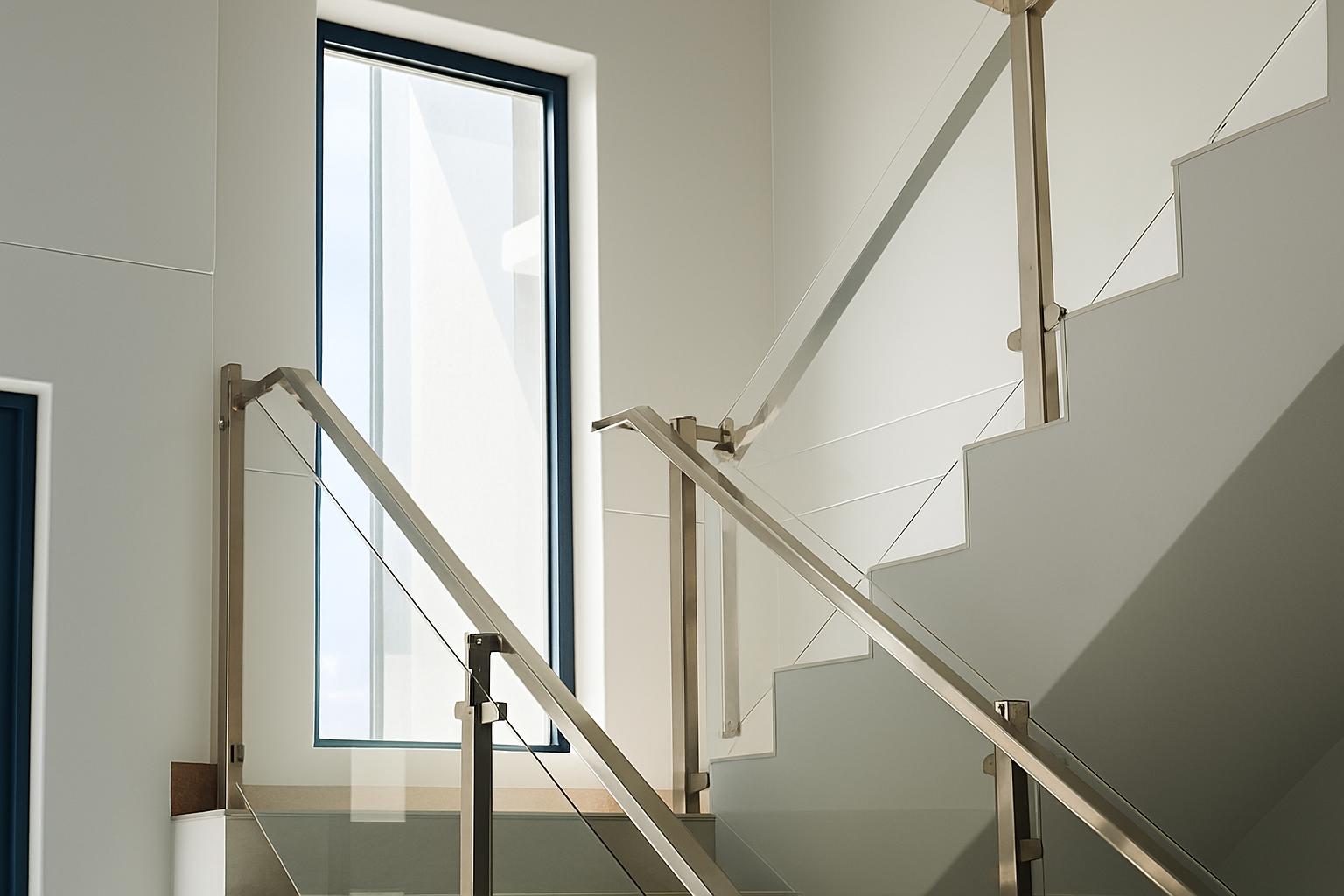 Image 2 of 6