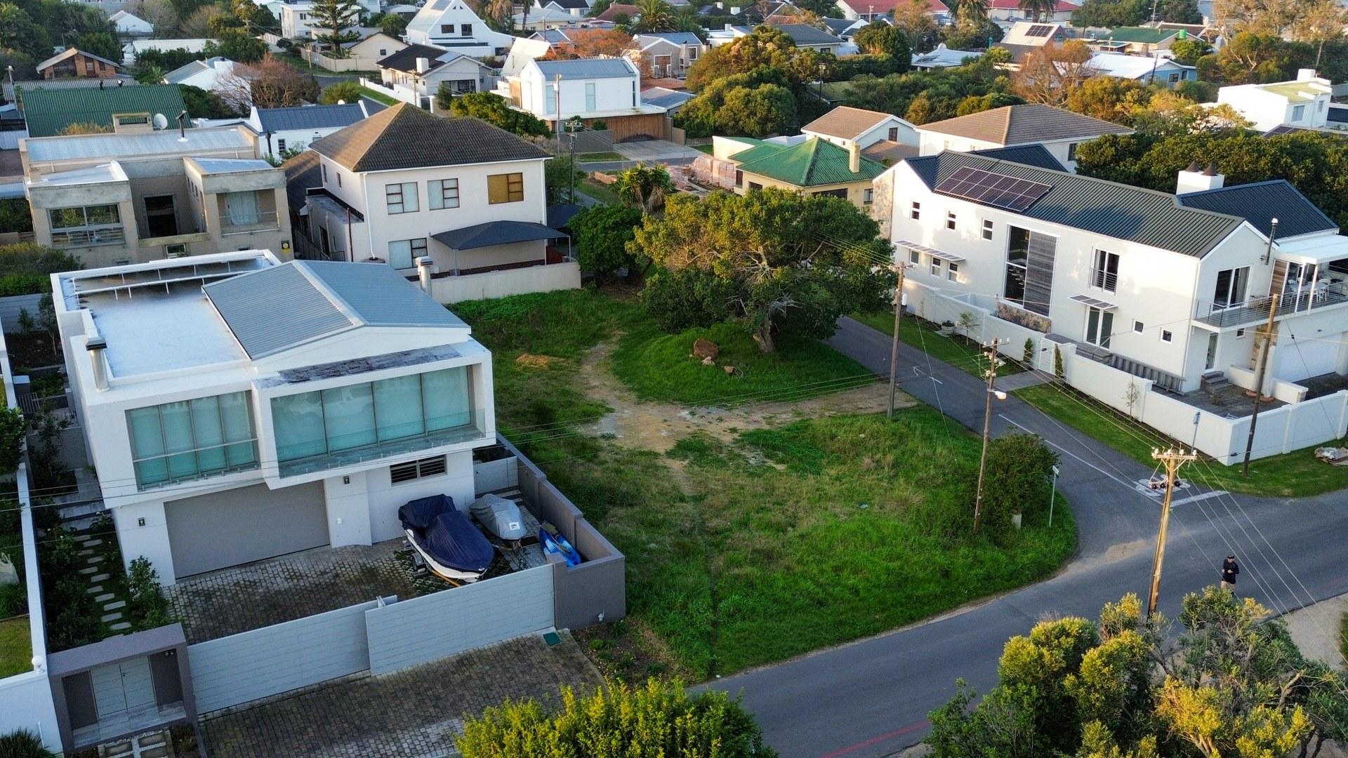 Image 4 of 6