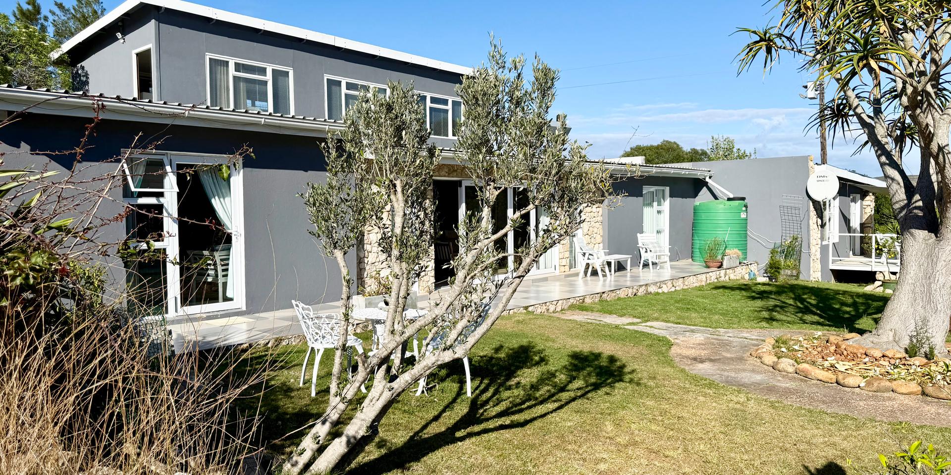 Image 4 of 6