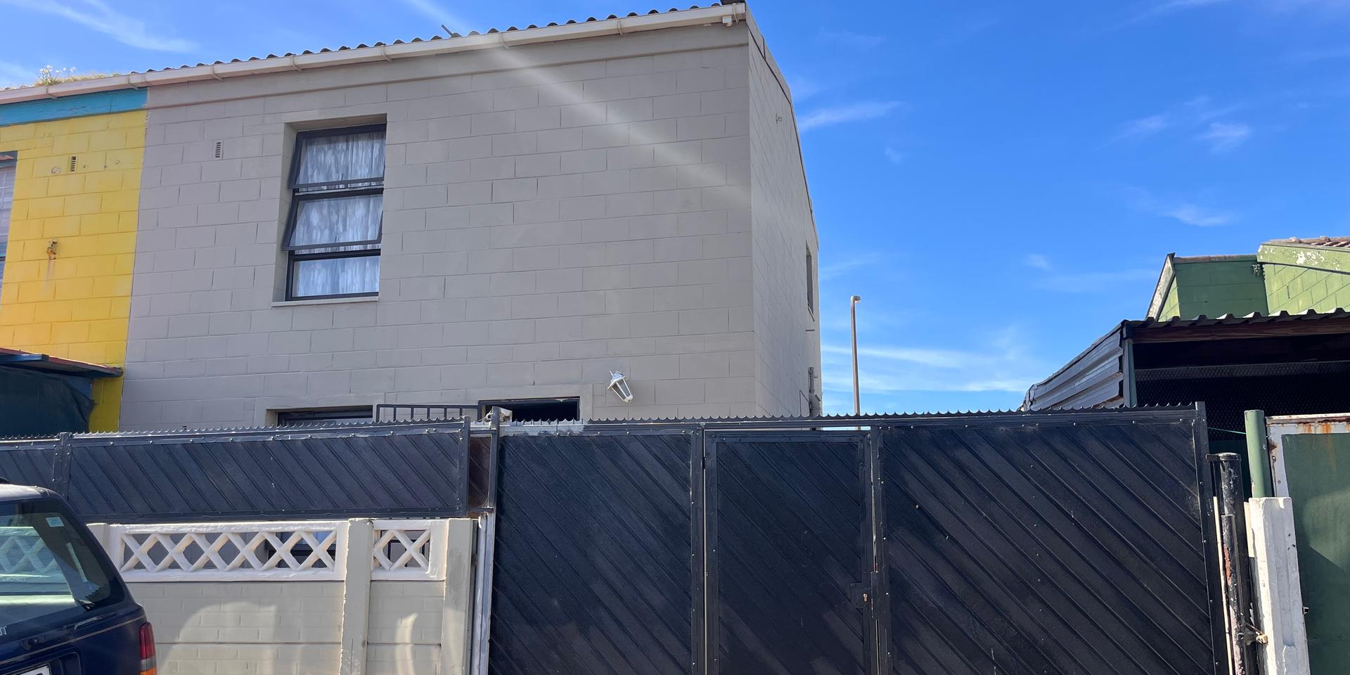 Image 1 of 6
