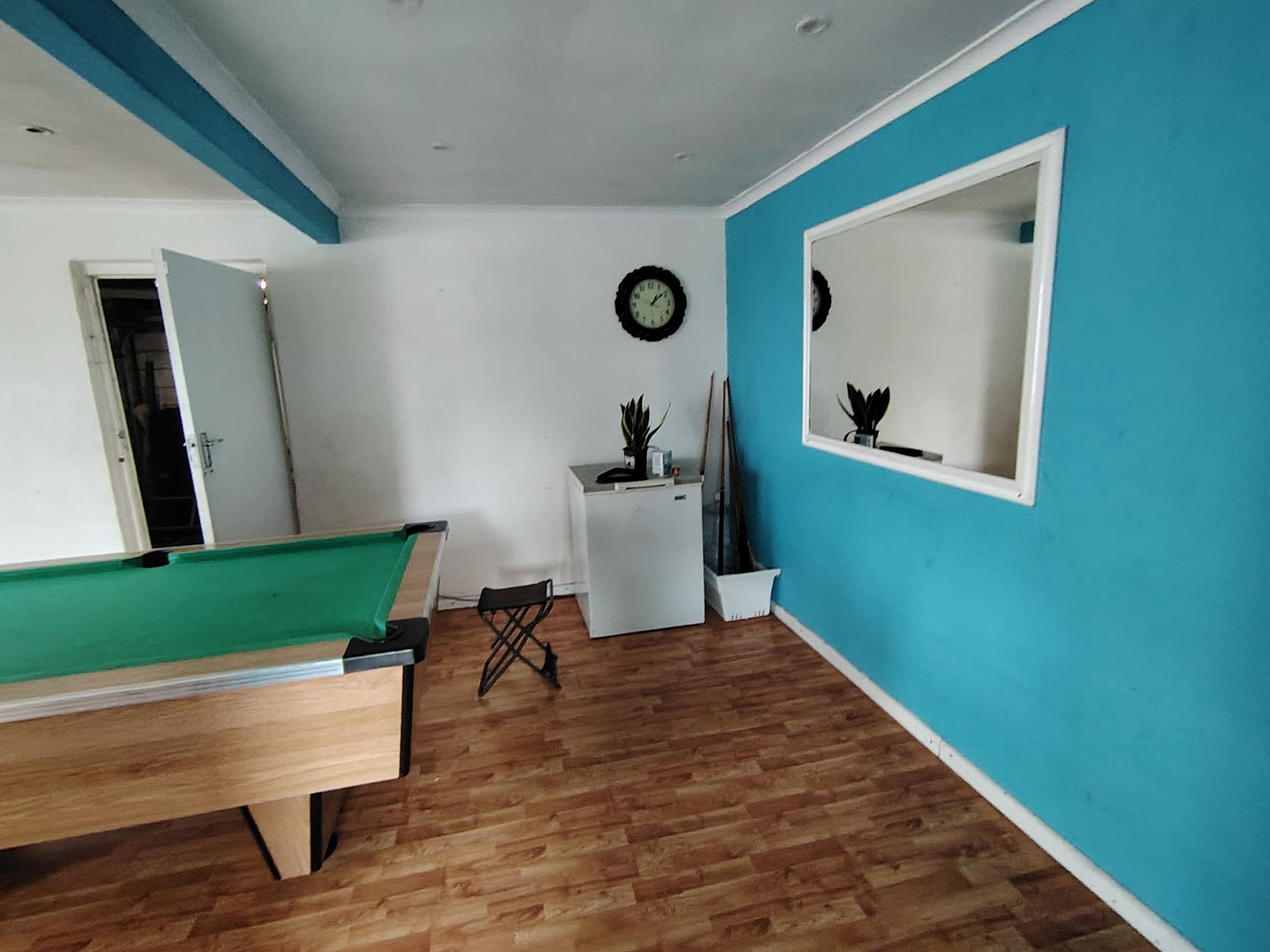 Image 2 of 6