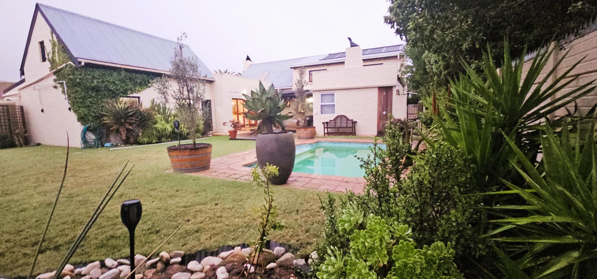 Image 4 of 6