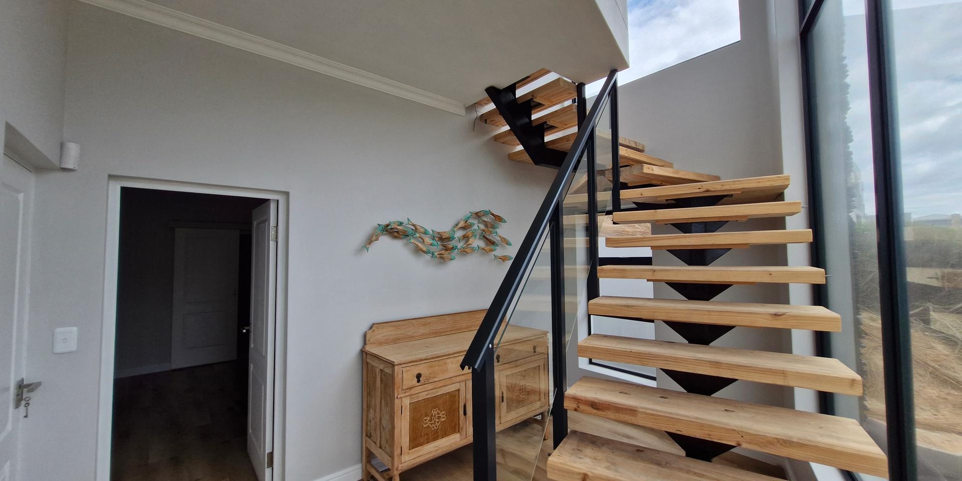 Image 2 of 6