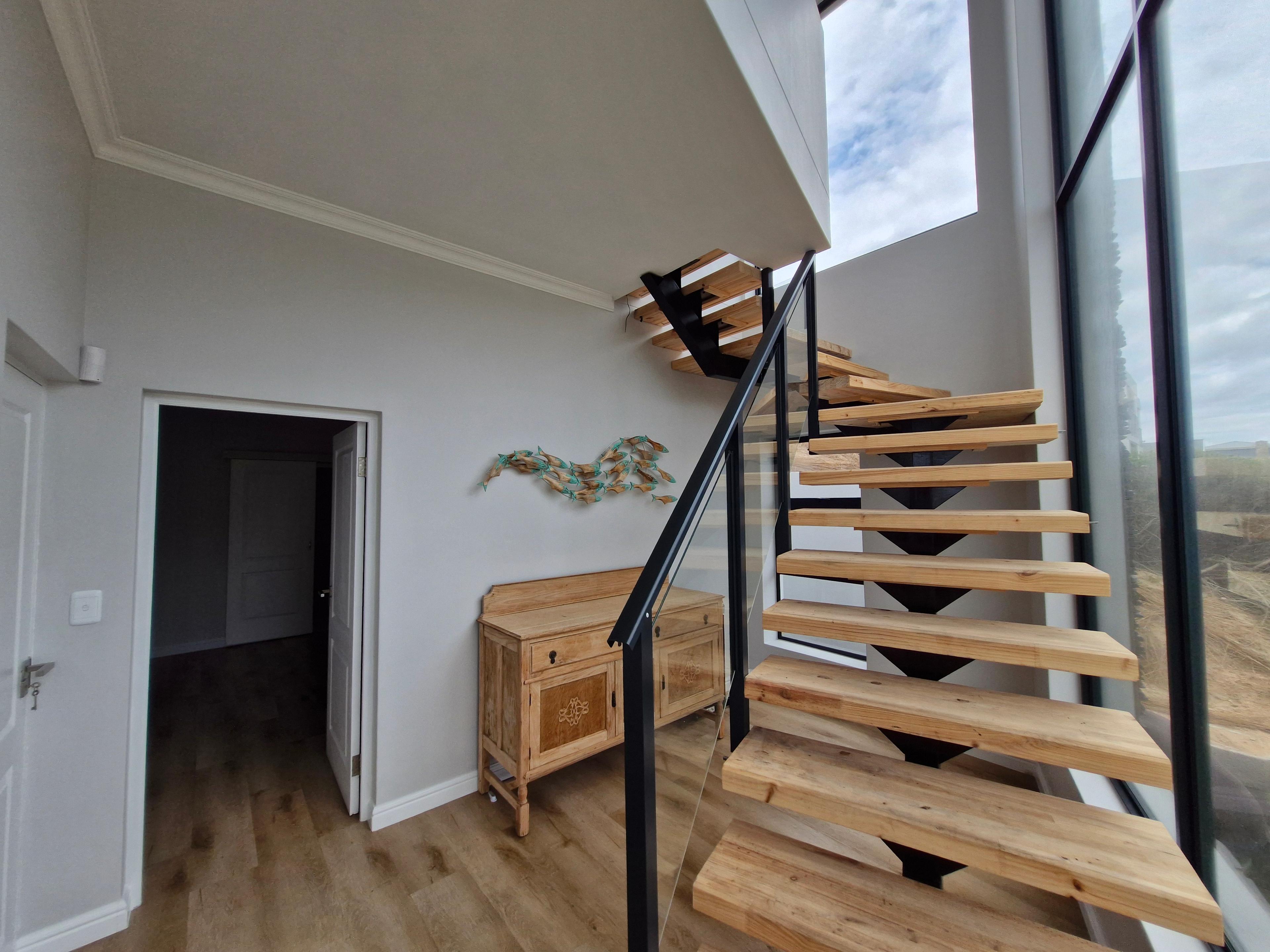 Image 2 of 6