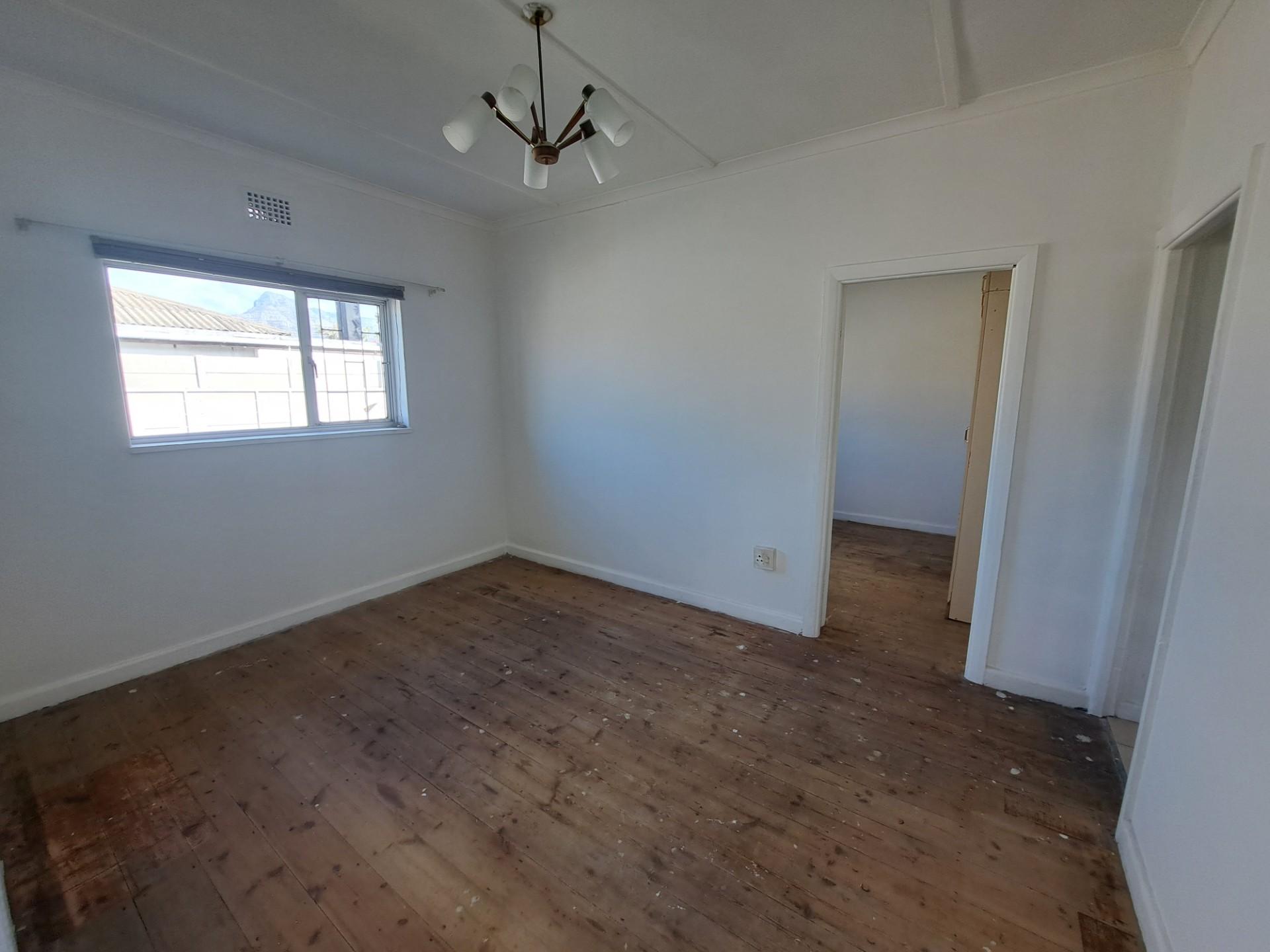 Image 4 of 6