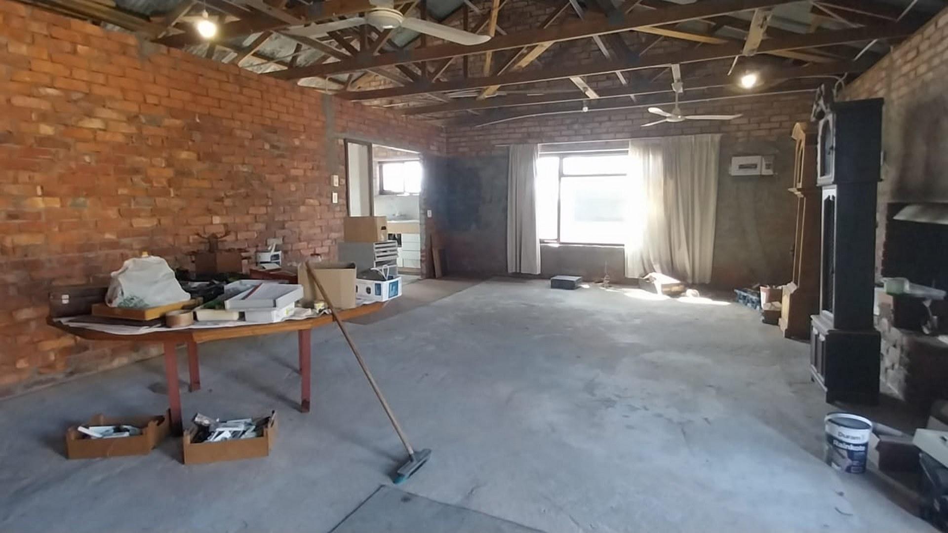 Image 4 of 6