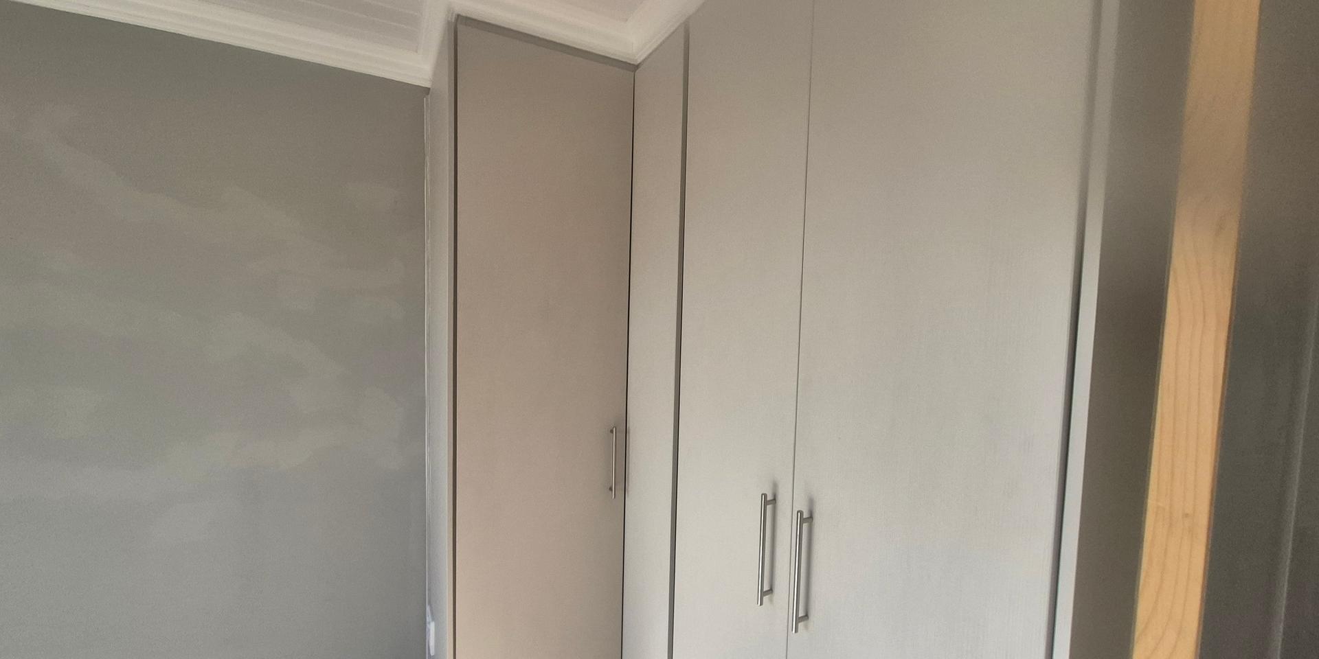 Image 5 of 6