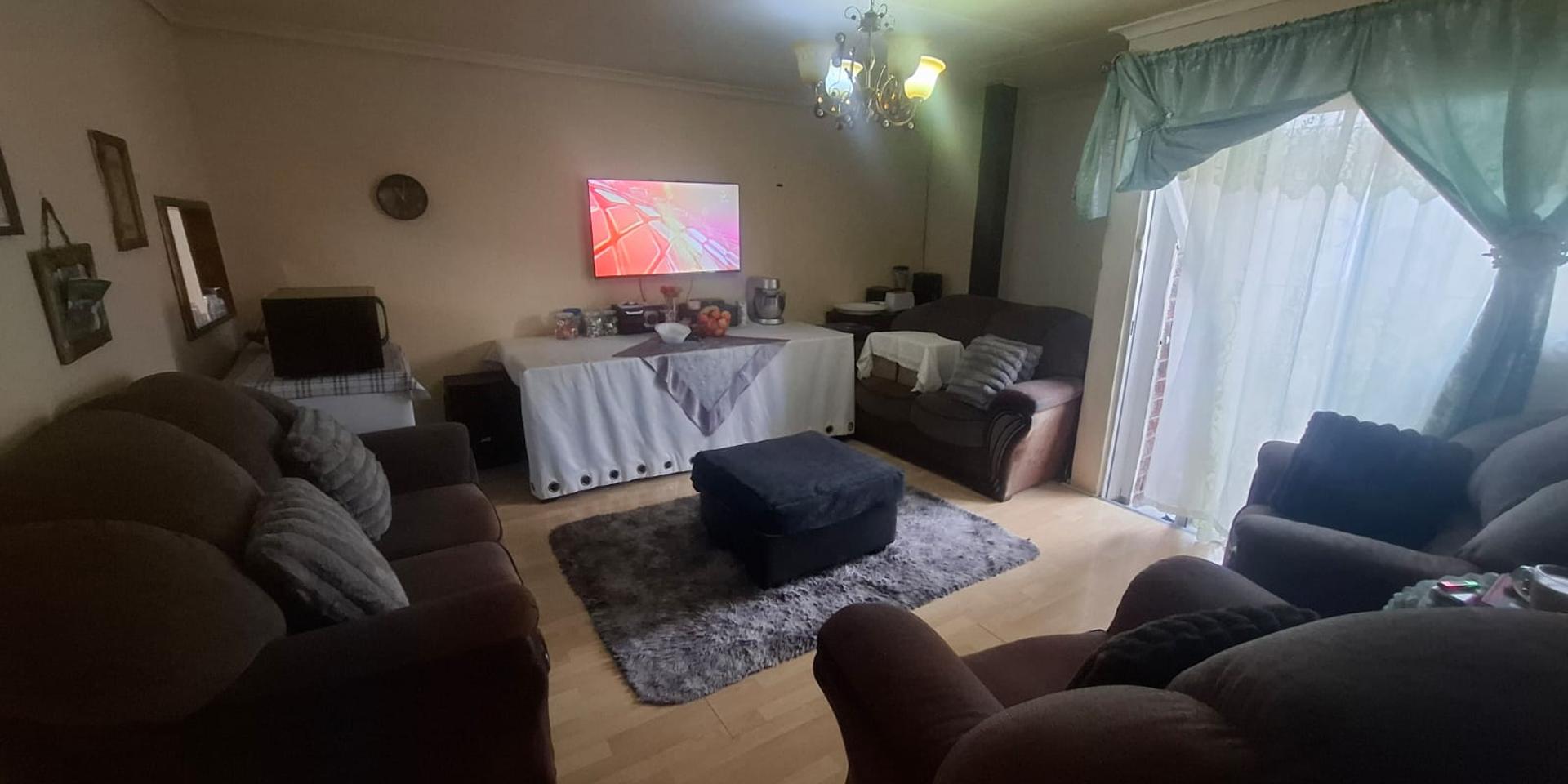 Image 3 of 6