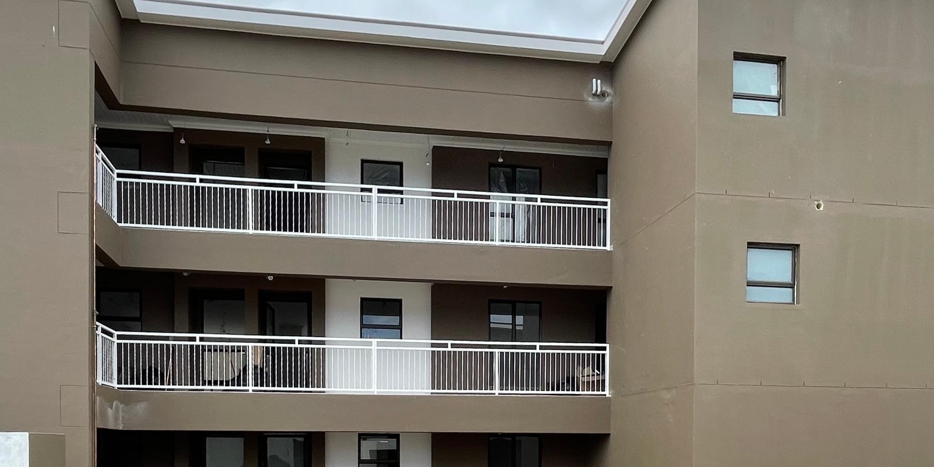 Image 4 of 6