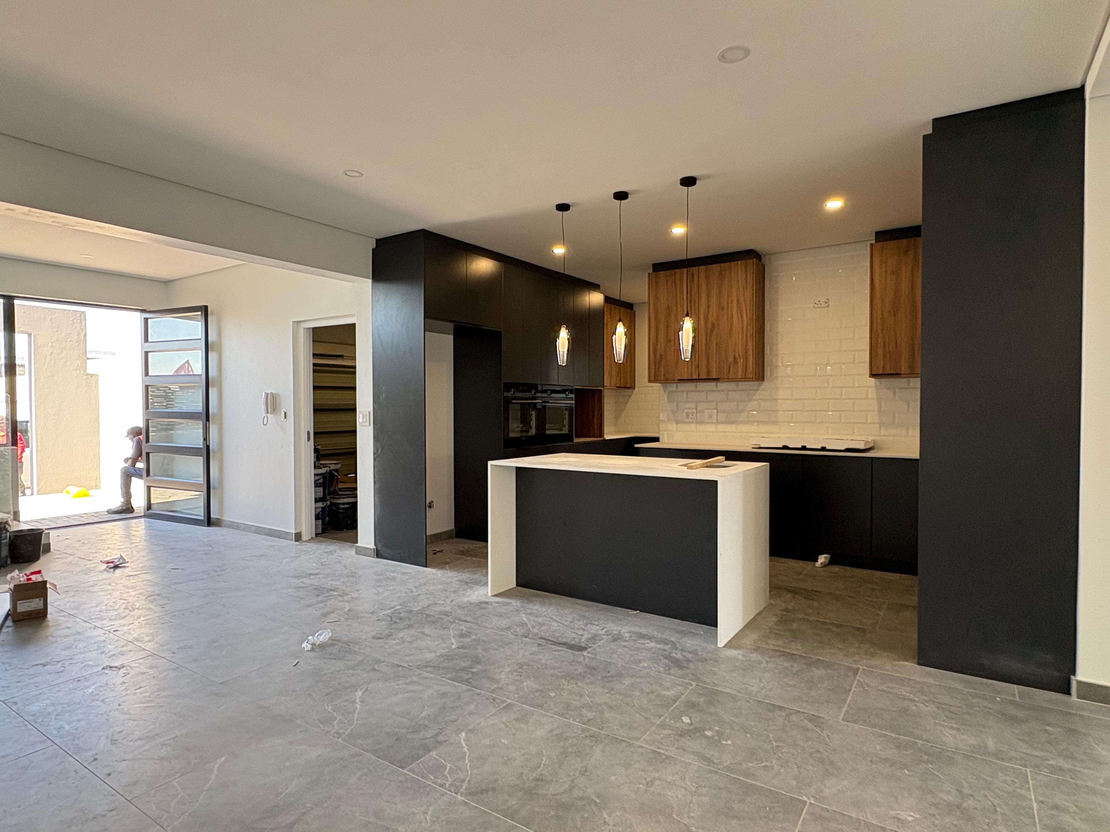 Image 3 of 6
