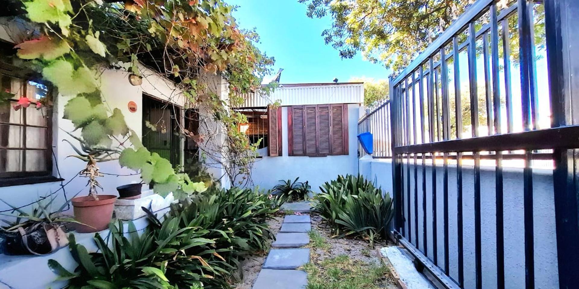 Image 2 of 6