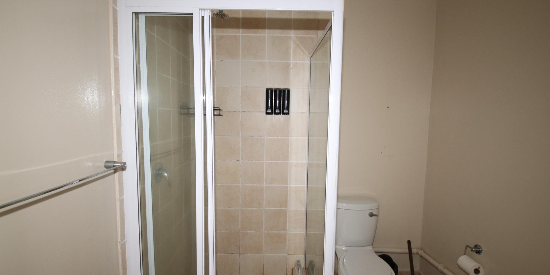 Image 4 of 6
