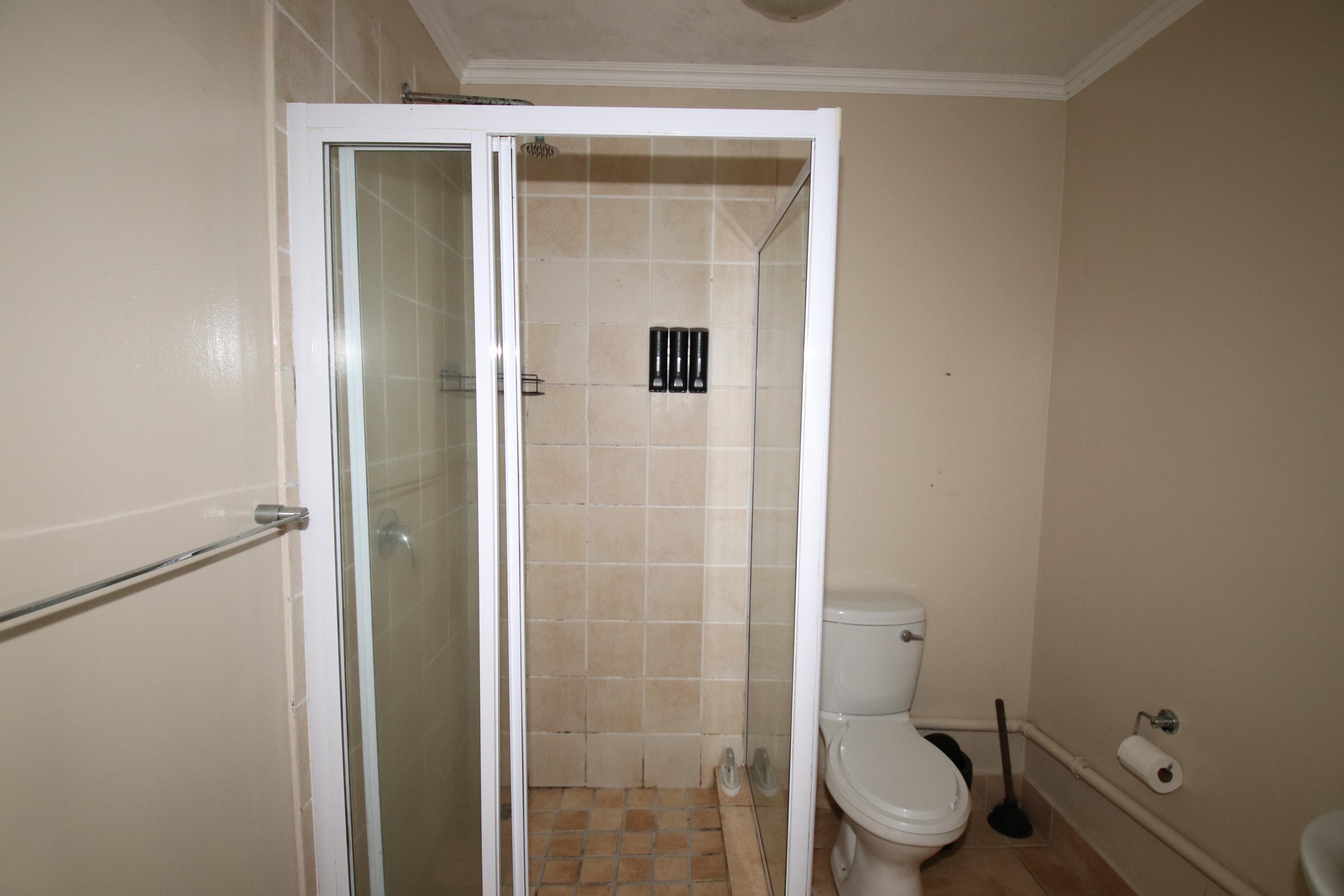 Image 4 of 6