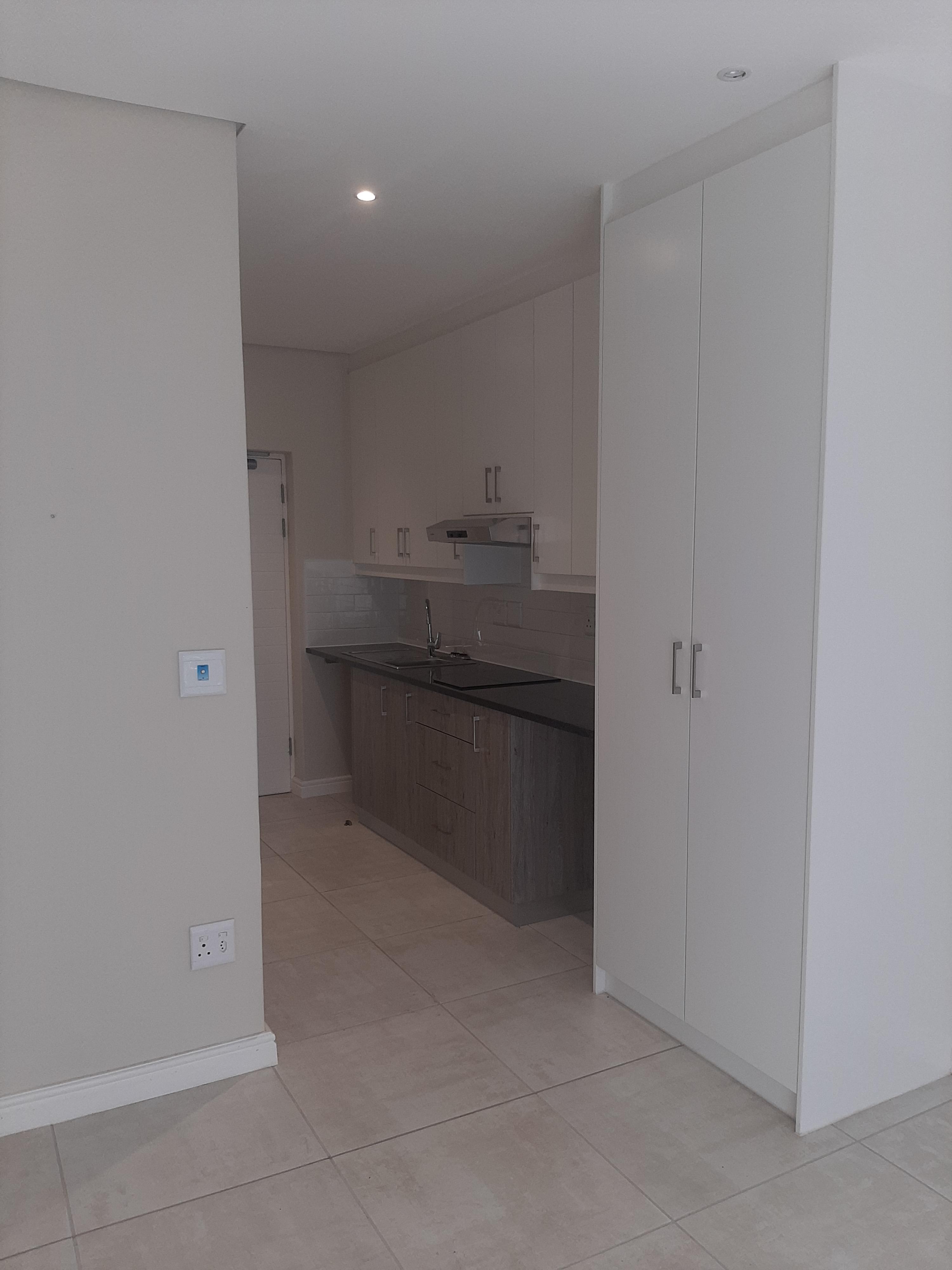 Image 4 of 6