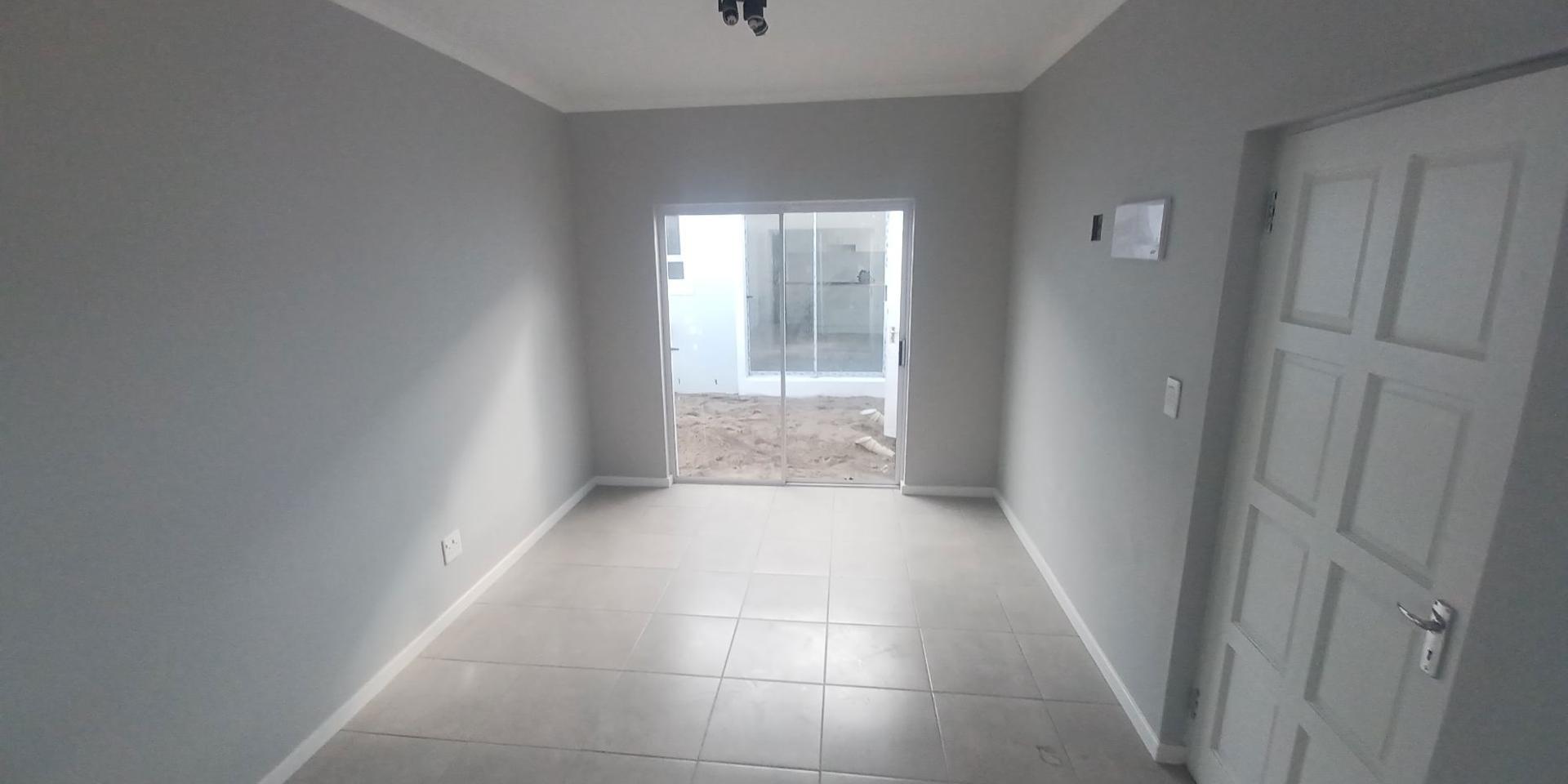 Image 3 of 6