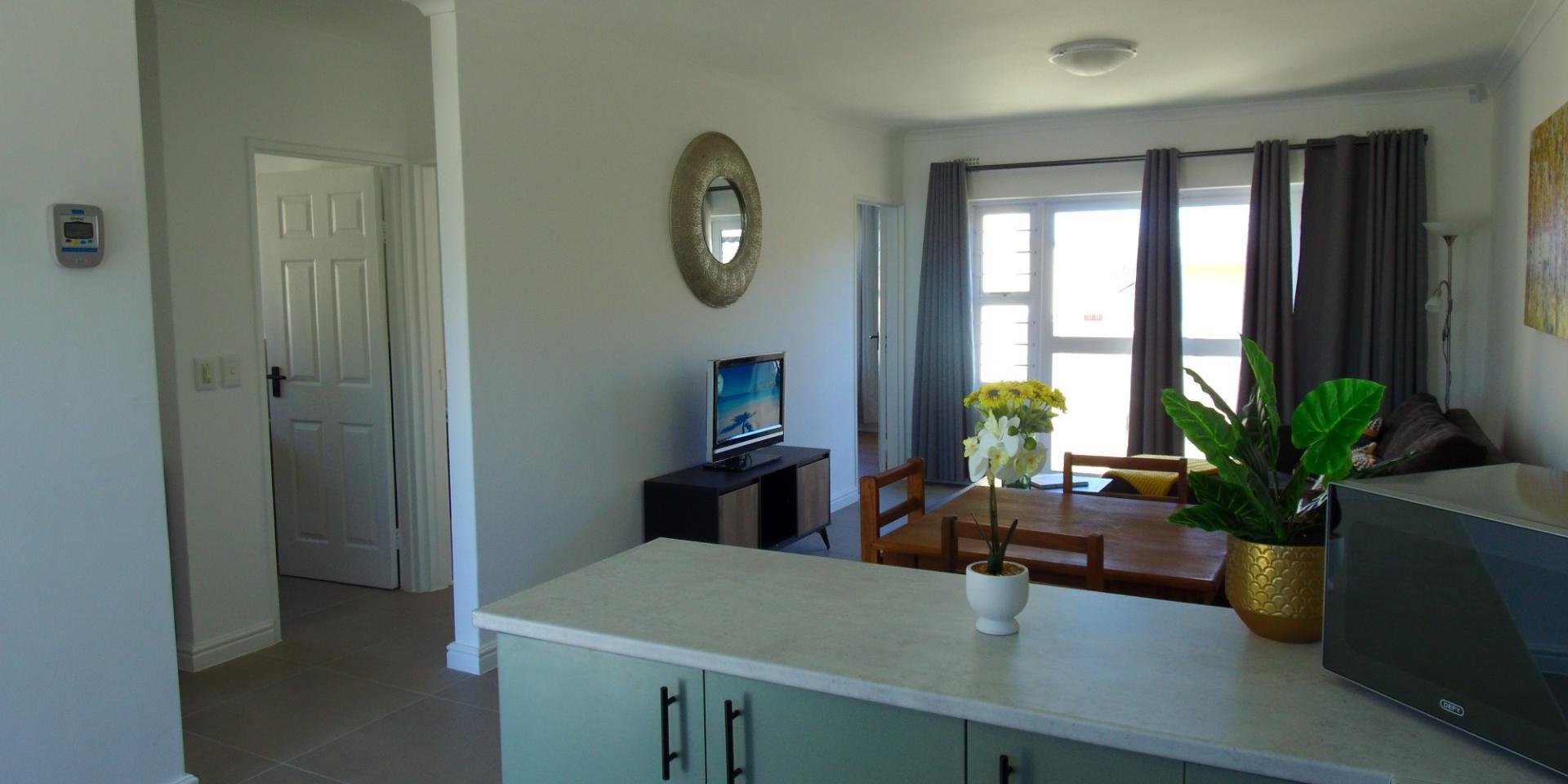 Image 4 of 6