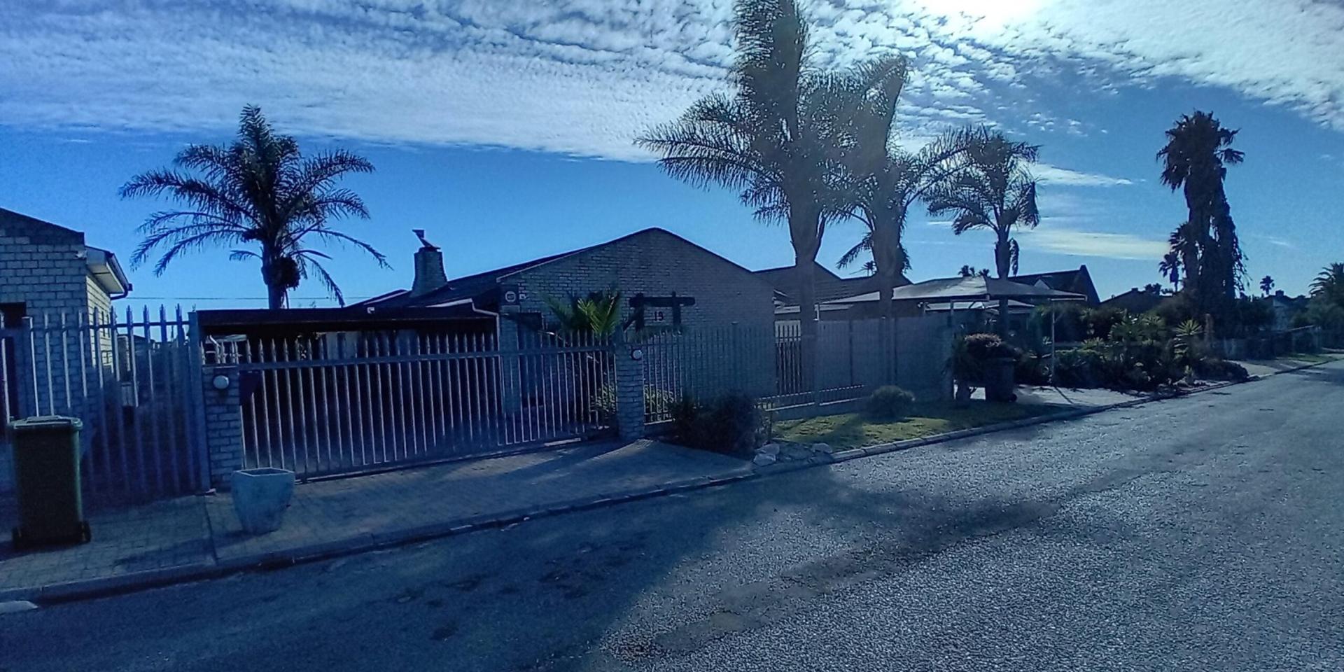 Image 2 of 6