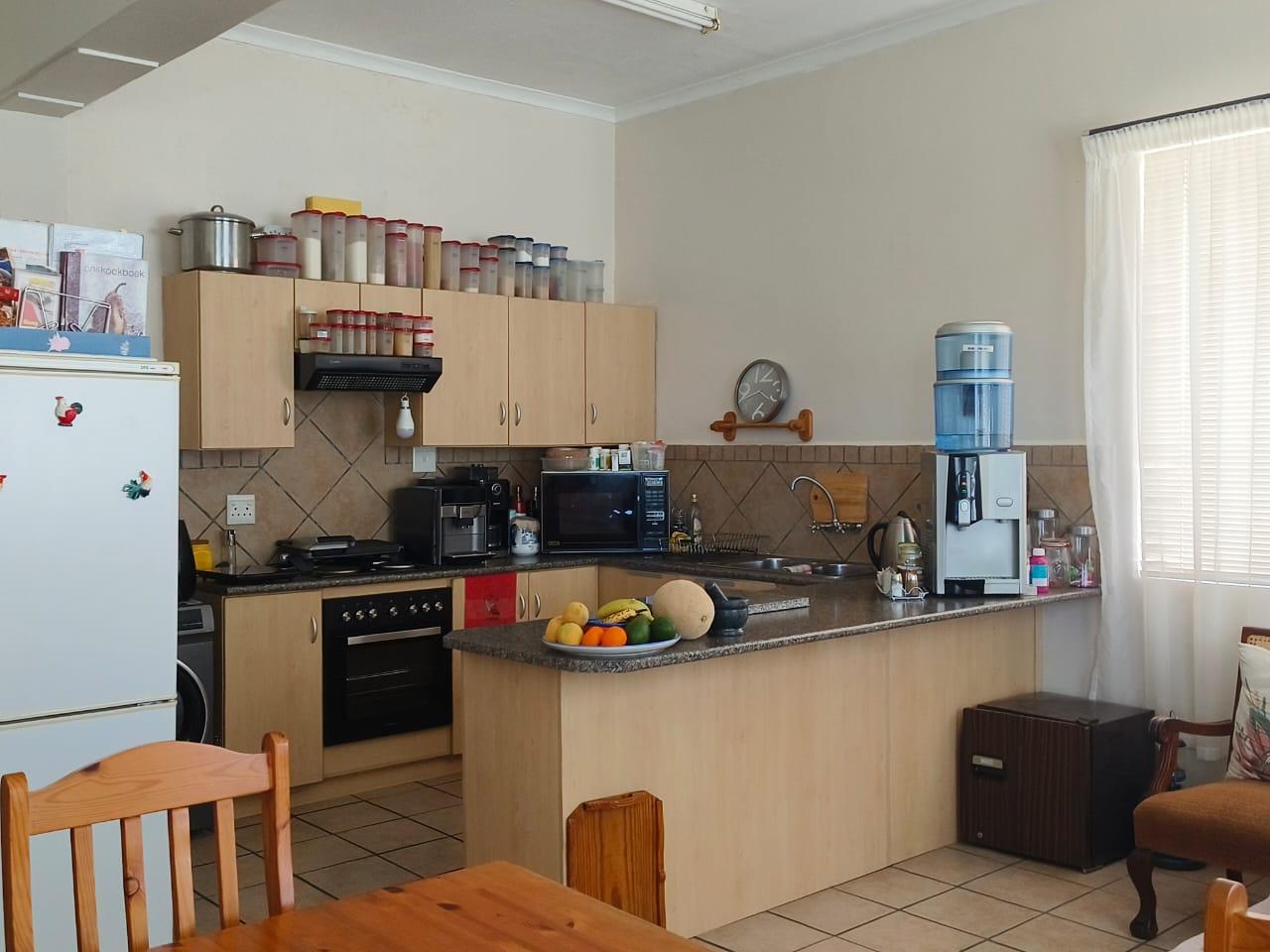 Image 2 of 6