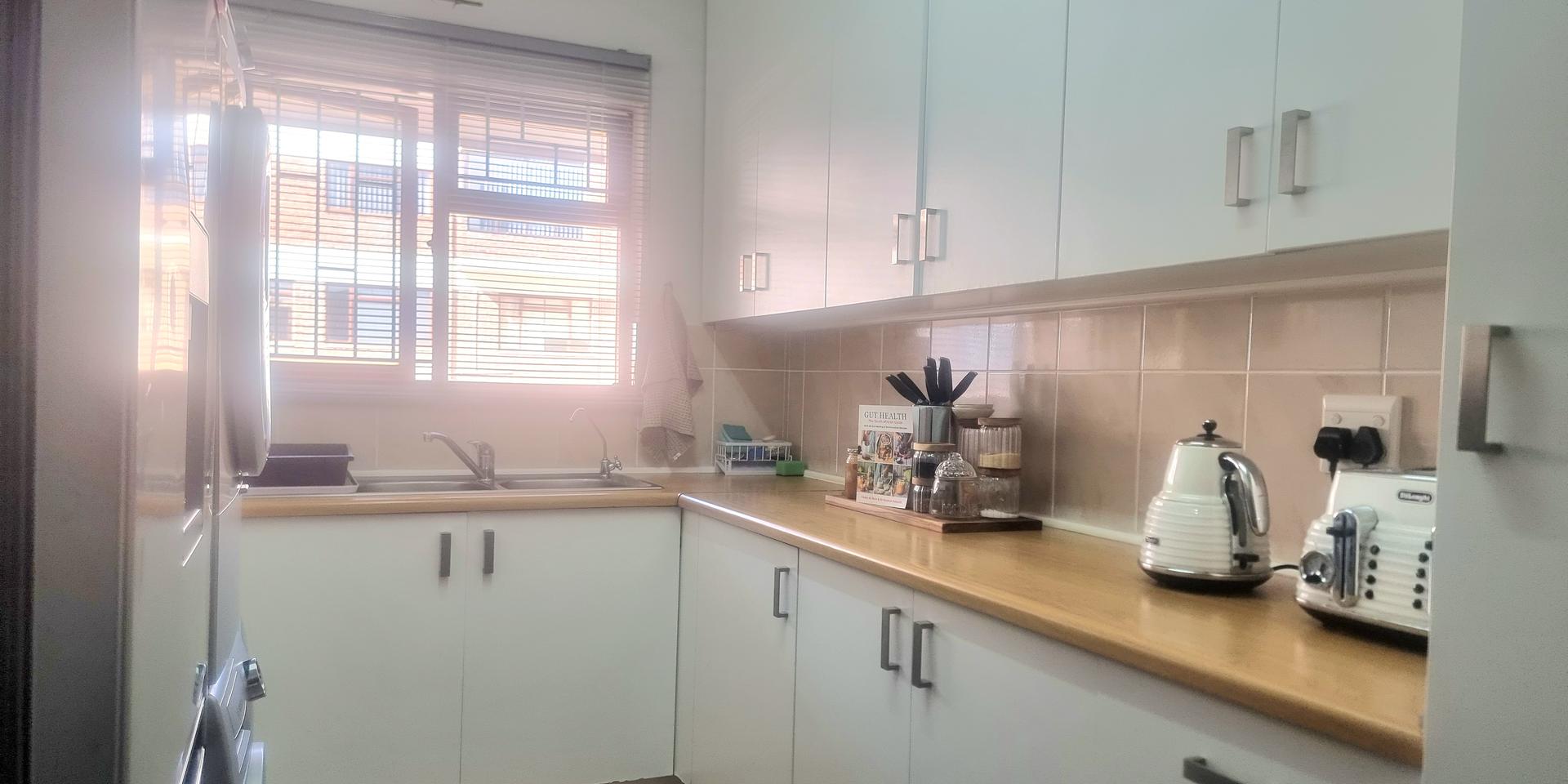 Image 4 of 6