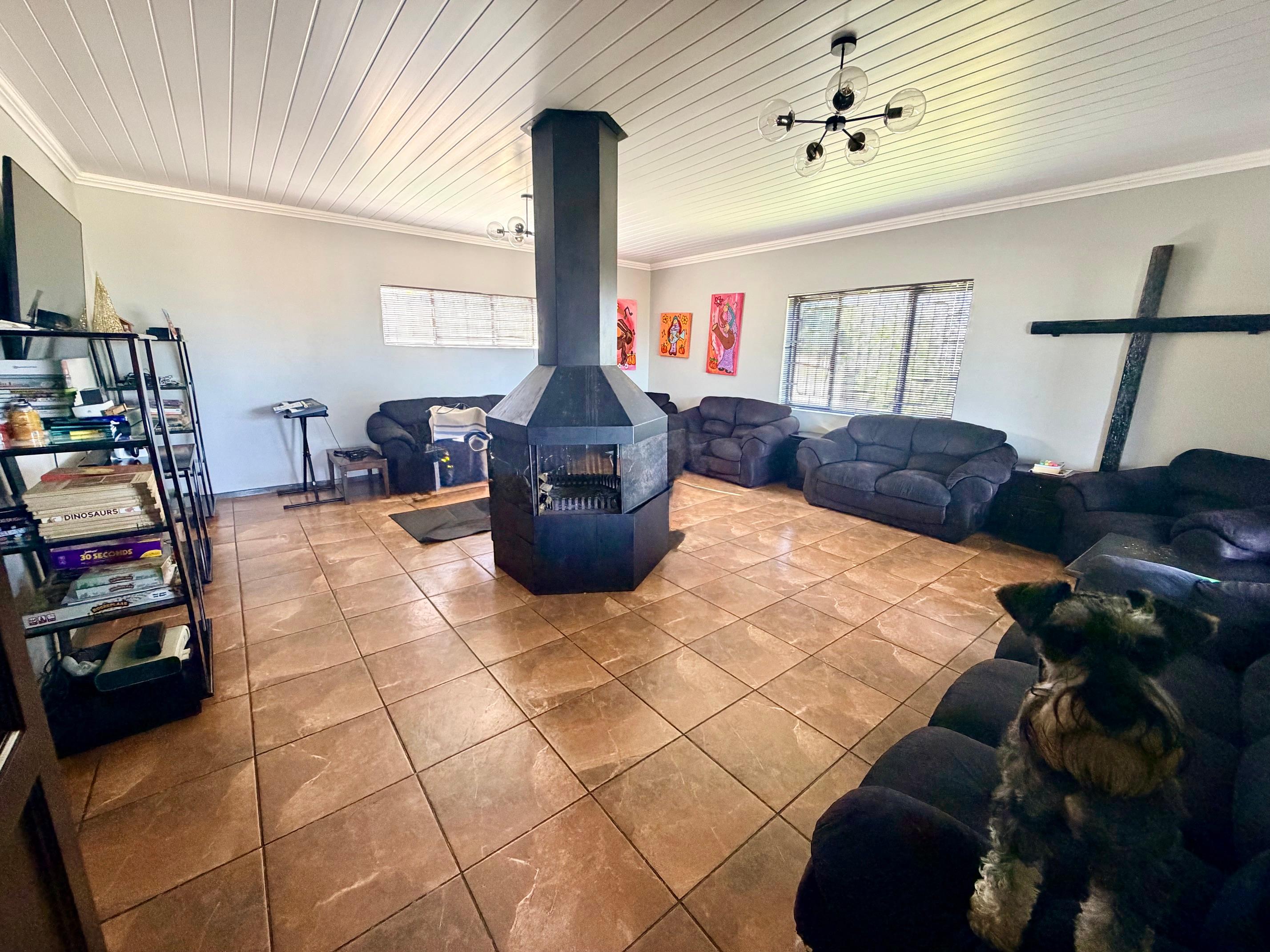 Image 4 of 6