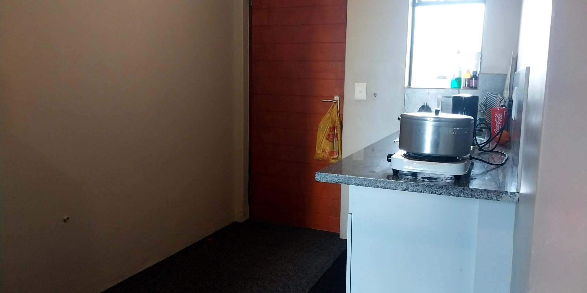Image 3 of 6