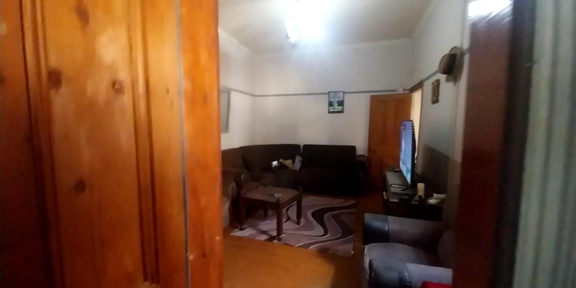 Image 4 of 6