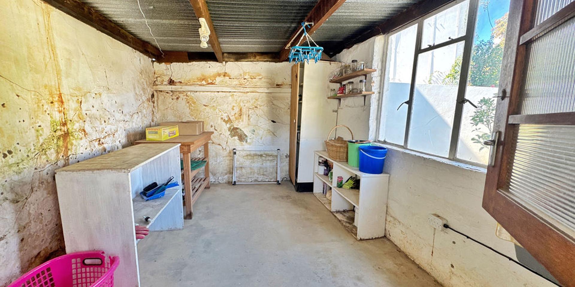 Image 2 of 6