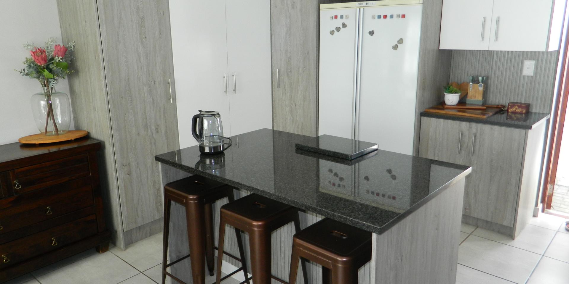 Image 4 of 6