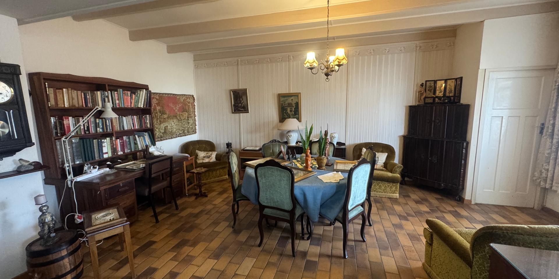 Image 2 of 6