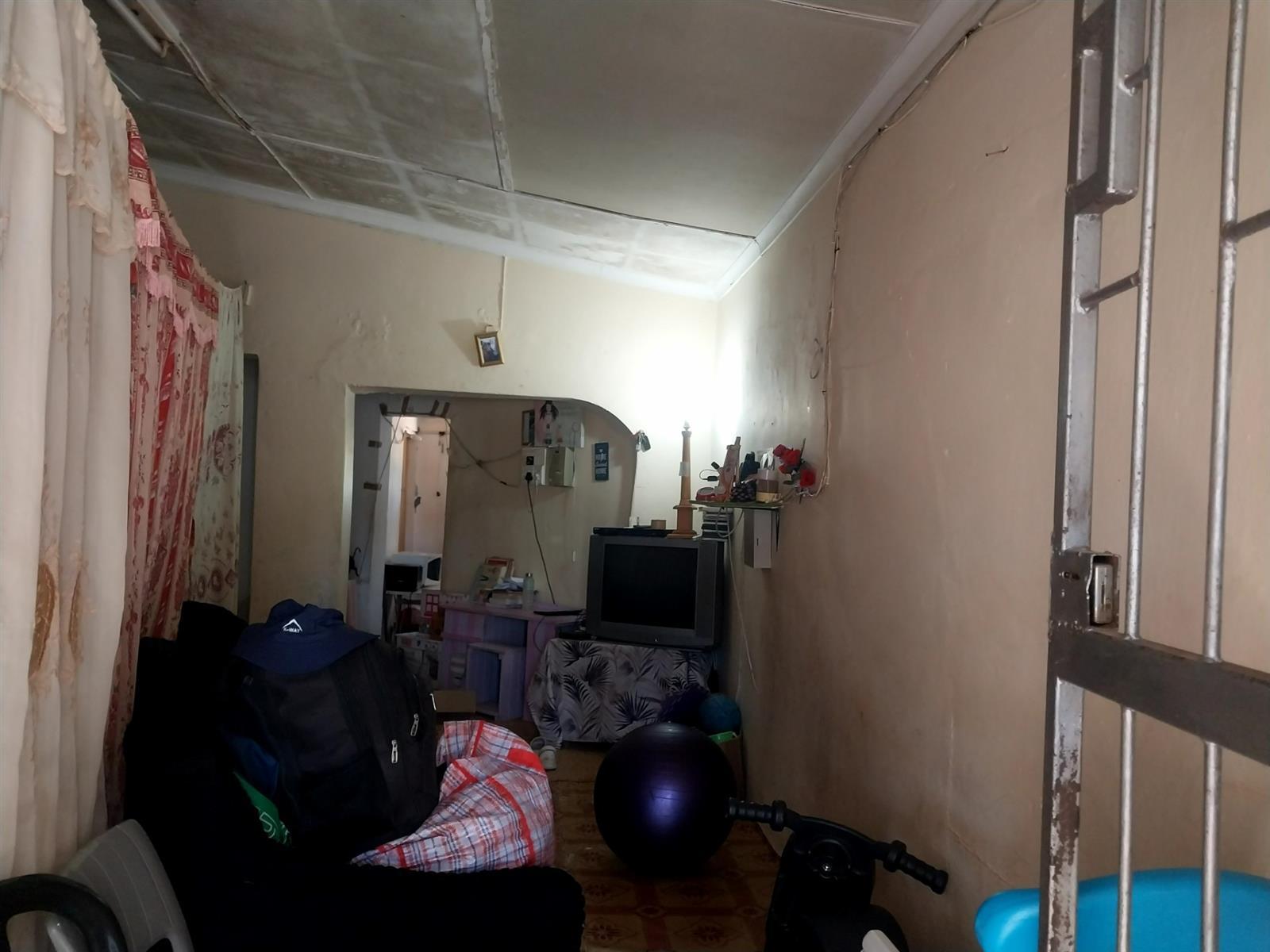 Image 1 of 6