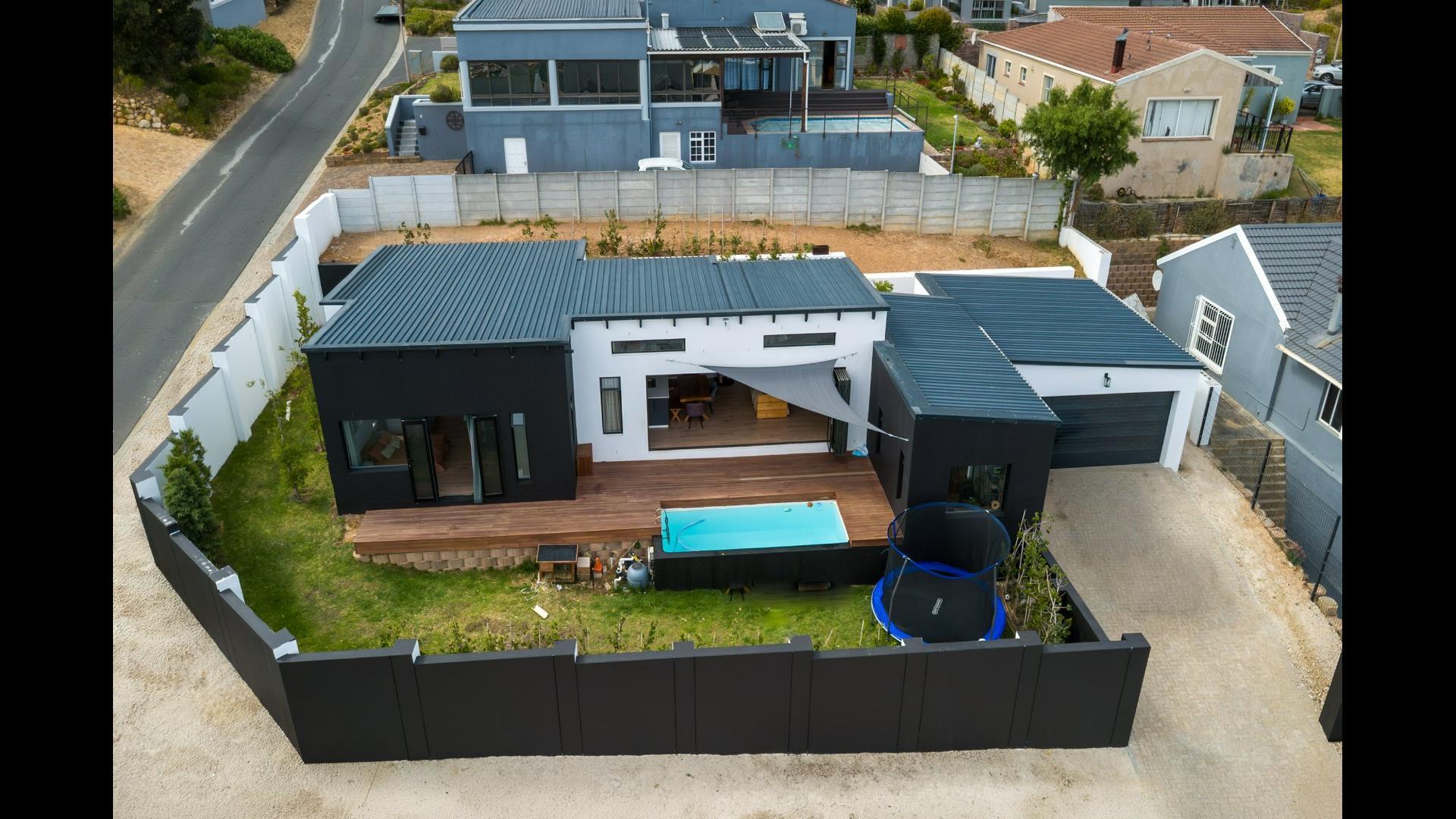 Image 2 of 6