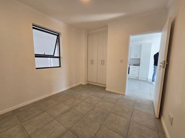 Image 4 of 6