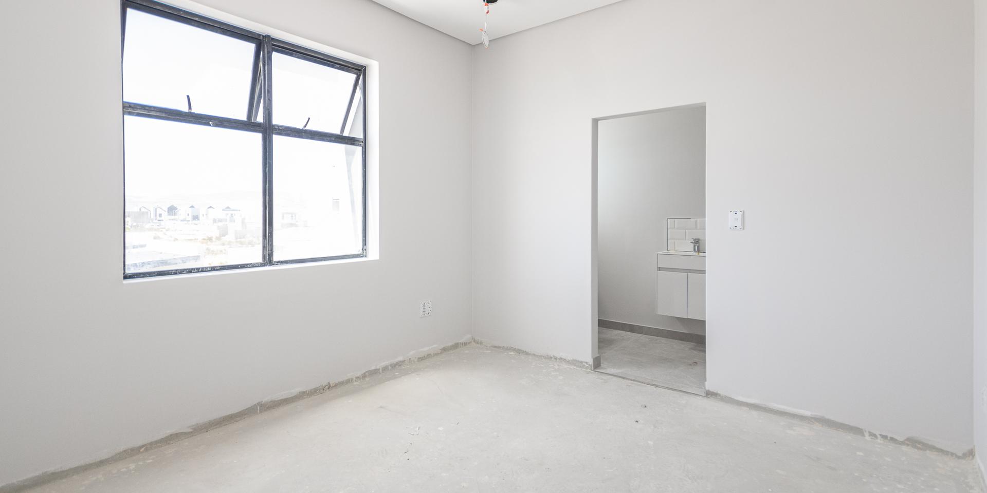Image 4 of 6