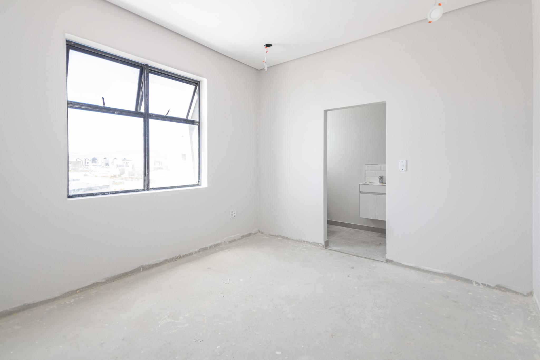 Image 4 of 6