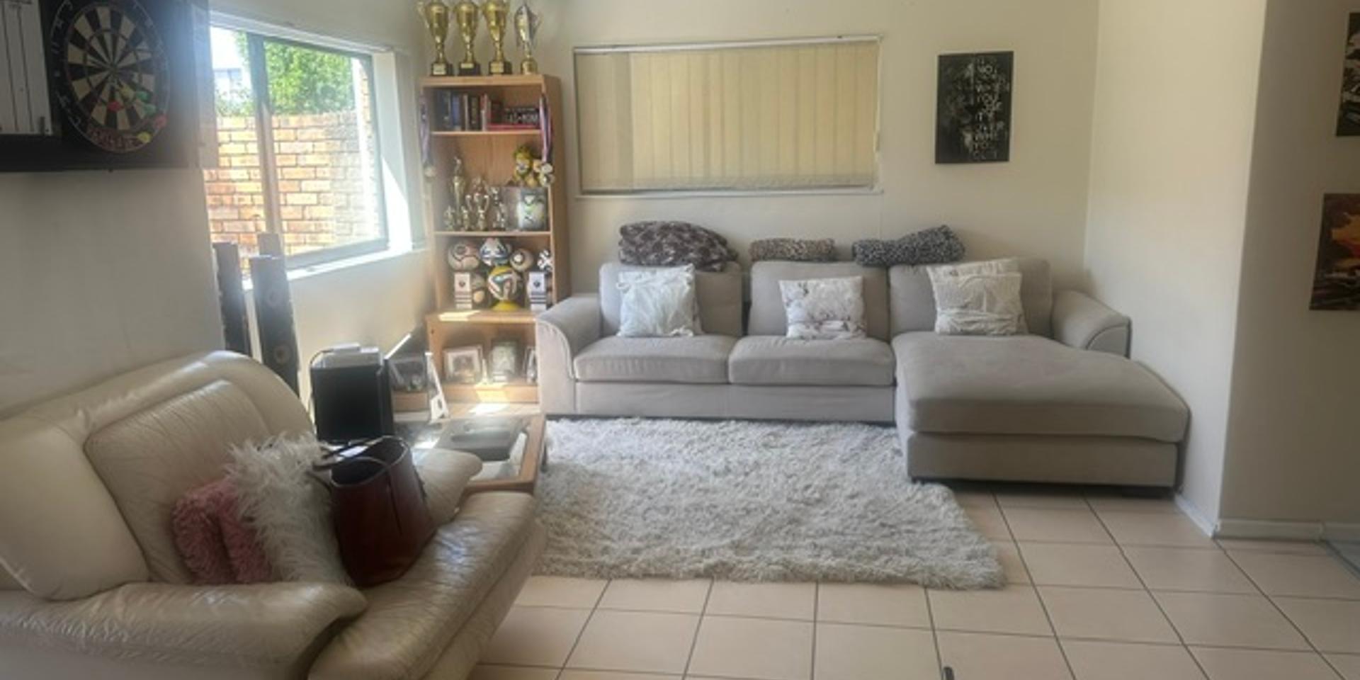 Image 2 of 6
