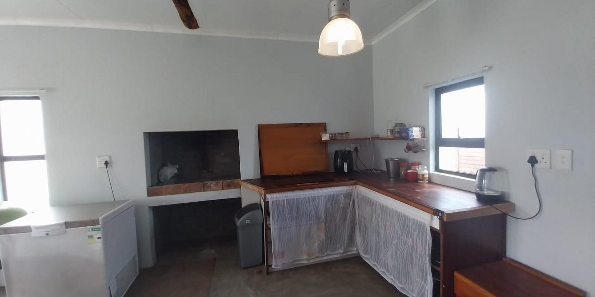 Image 3 of 6