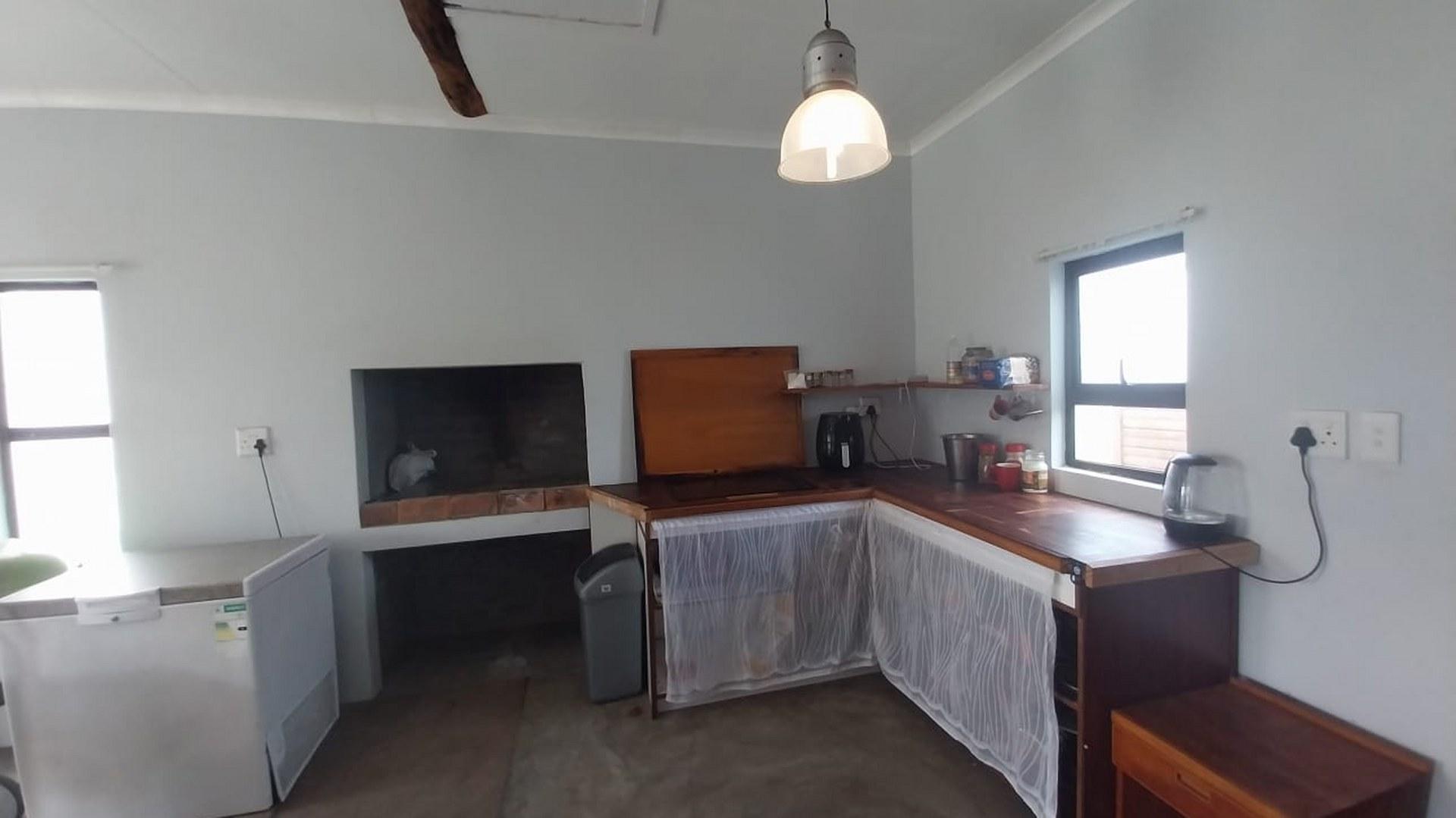Image 3 of 6