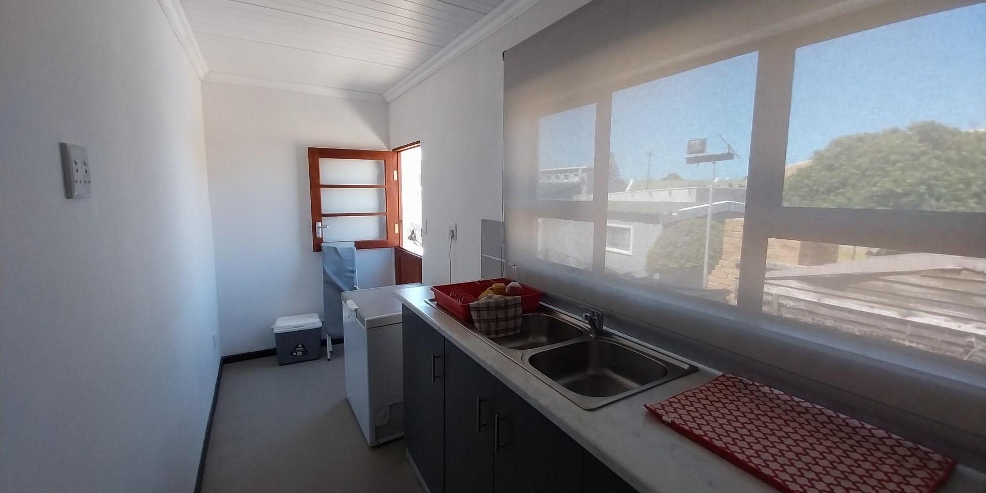 Image 4 of 6