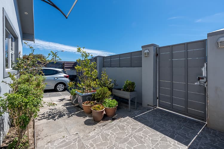 Main property image