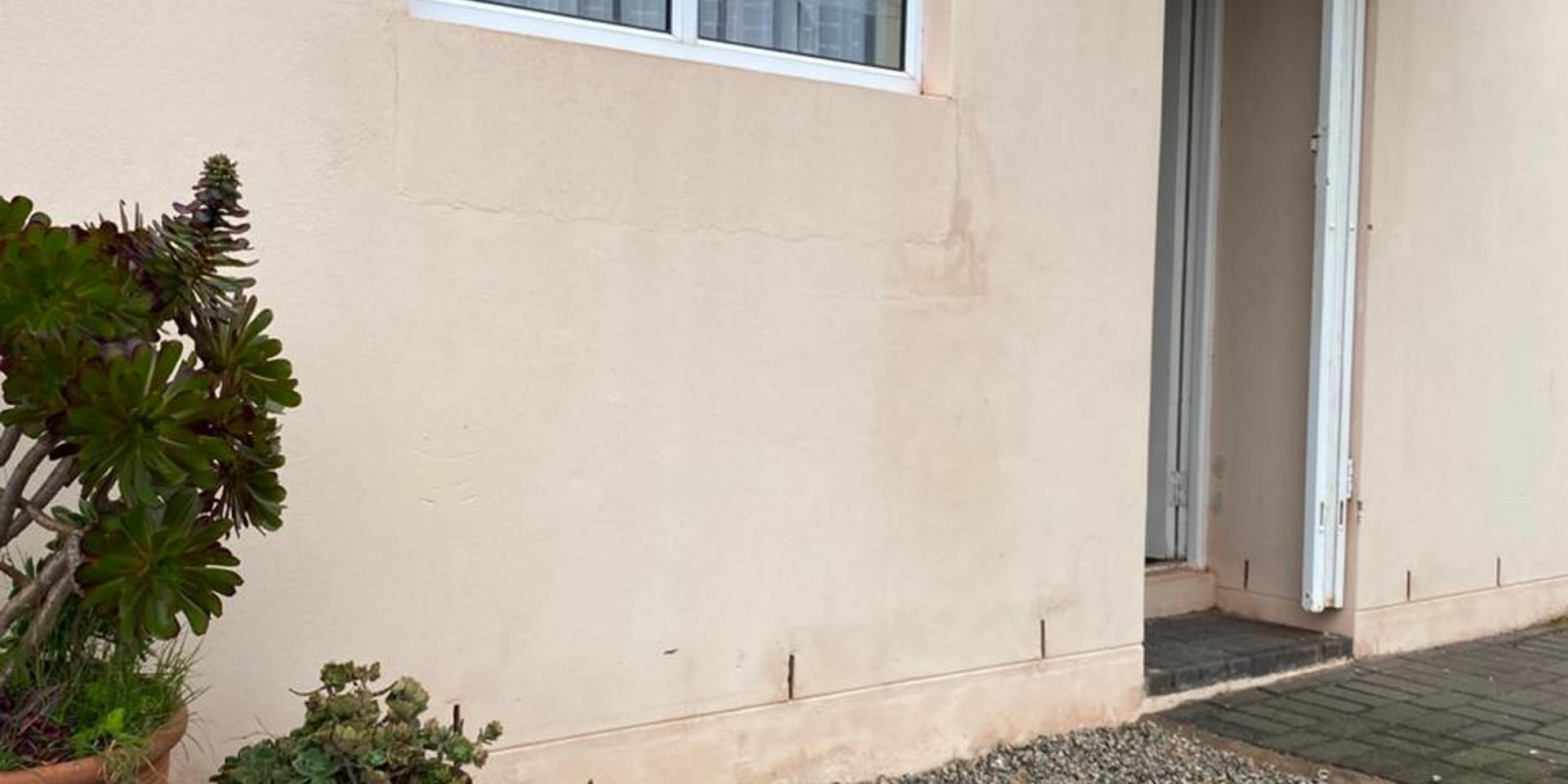 Image 4 of 6
